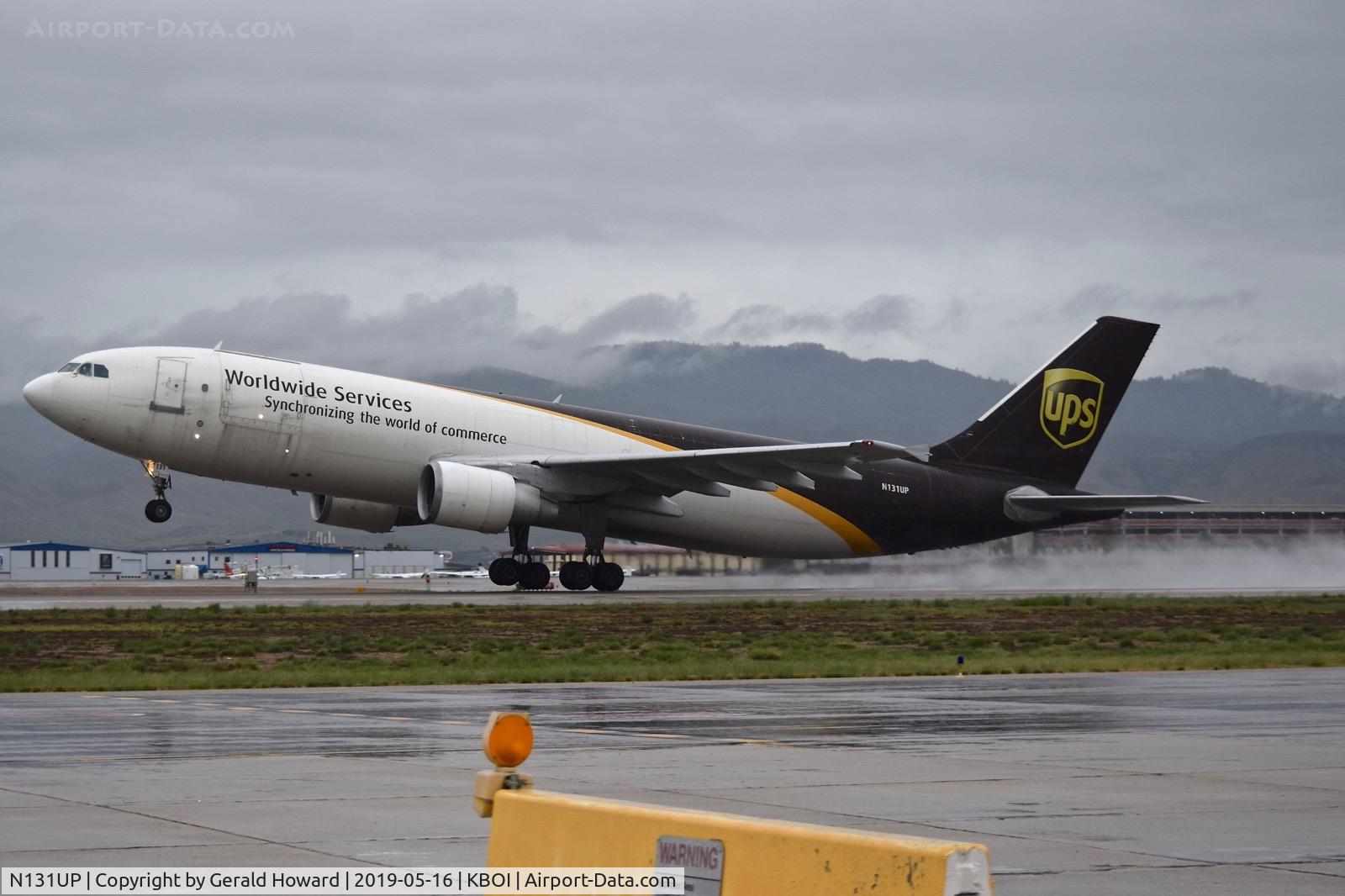 N131UP, 2001 Airbus A300F4-622R C/N 0815, Take off roll on RWY 28L.