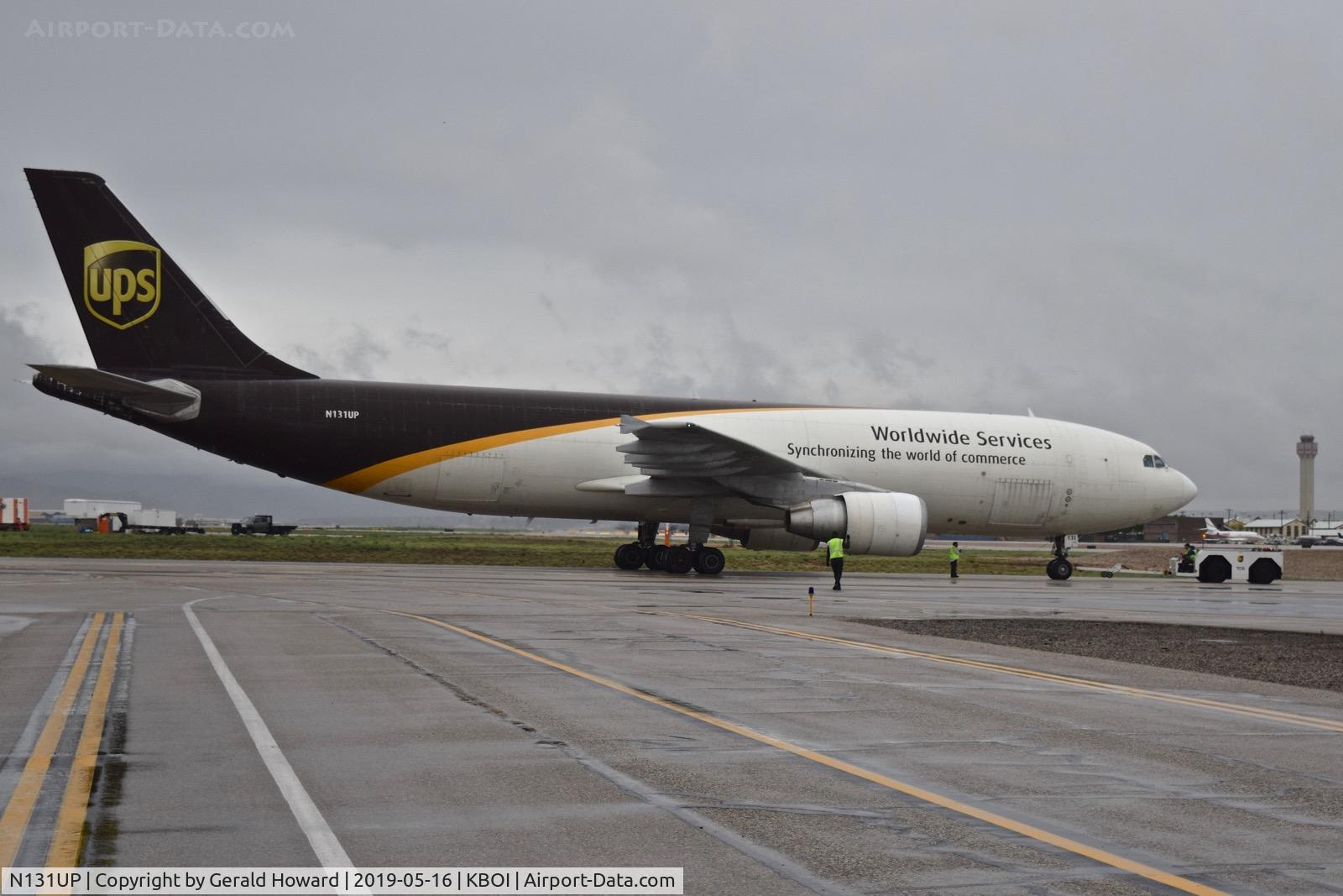 N131UP, 2001 Airbus A300F4-622R C/N 0815, Push back from UPS ramp.