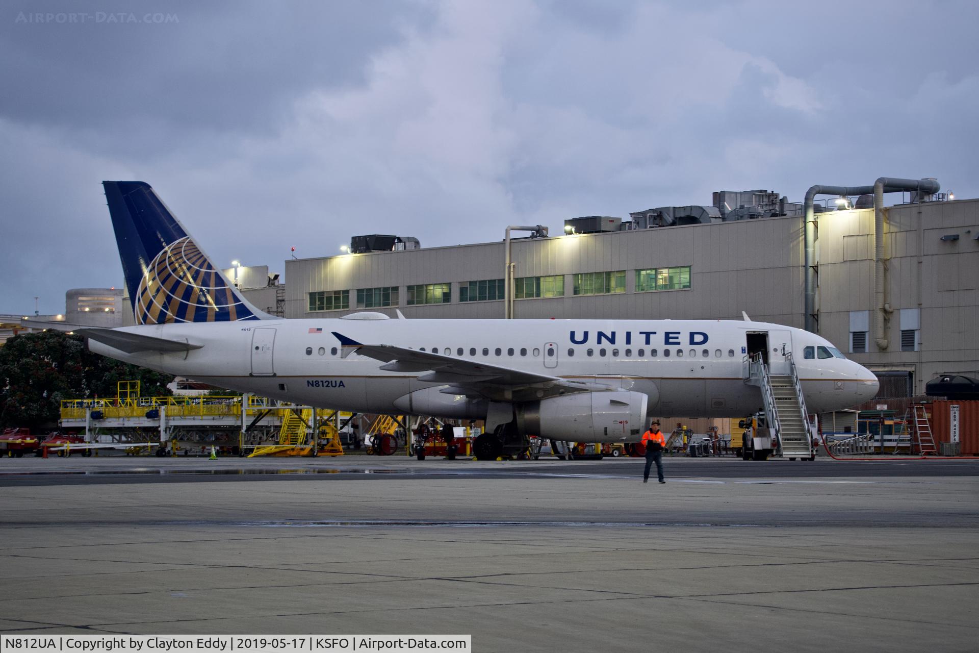 N812UA, 1998 Airbus A319-131 C/N 850, SFO 2019.