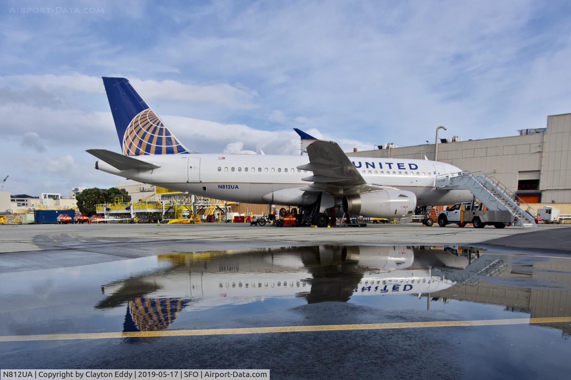 N812UA, 1998 Airbus A319-131 C/N 850, SFO 2019.