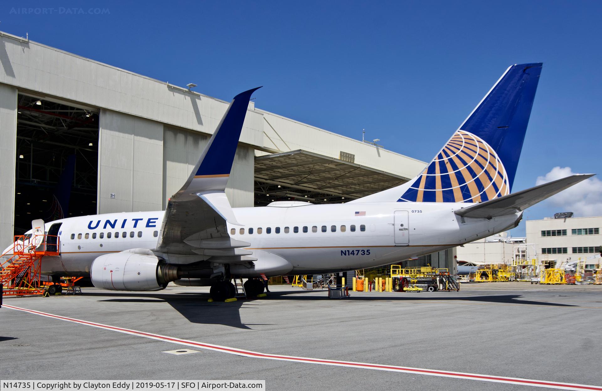 N14735, 1999 Boeing 737-724 C/N 28950, SFO 2019.