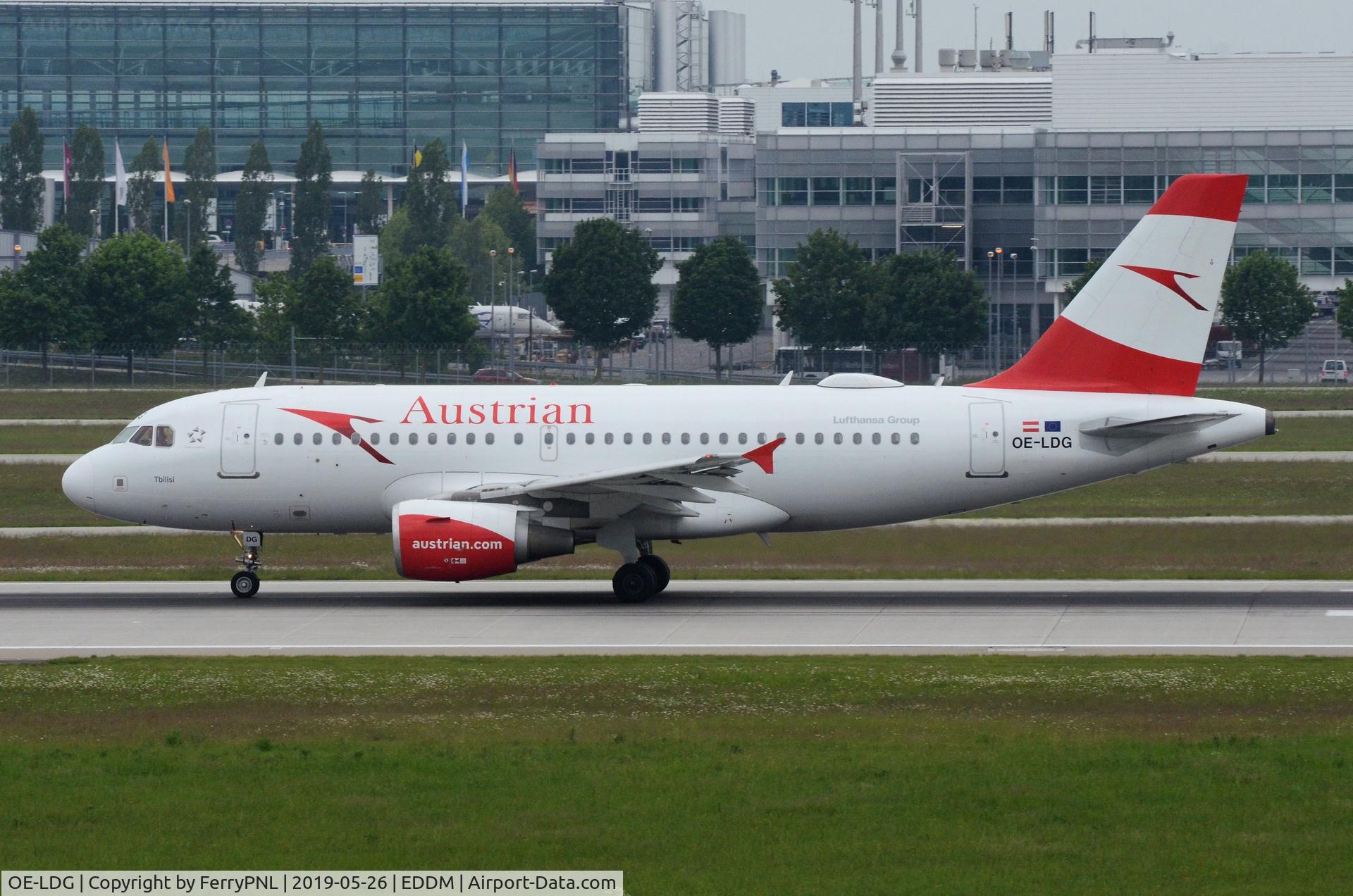 OE-LDG, 2006 Airbus A319-112 C/N 2652, Short hop for Austrian A319 from accross the border.