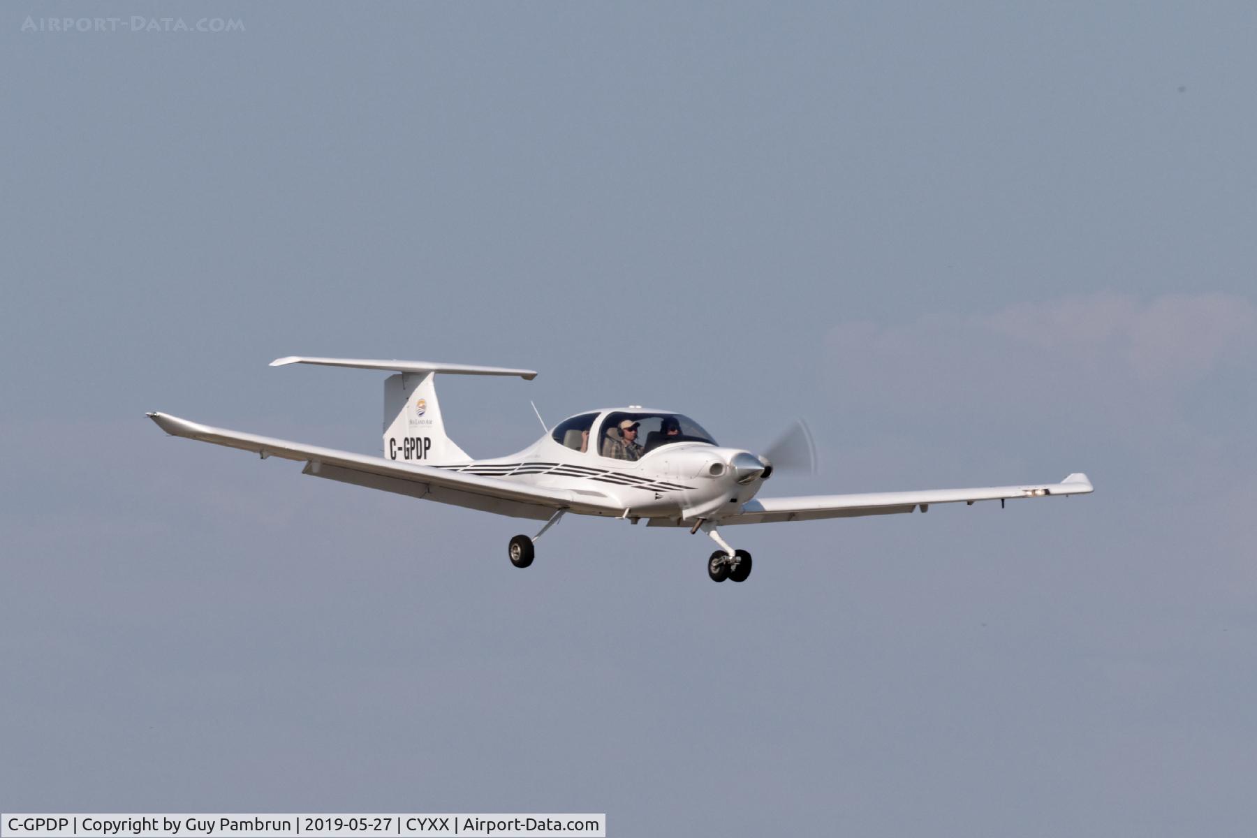 C-GPDP, 2005 Diamond DA-40 Diamond Star C/N 40.525, Landing
