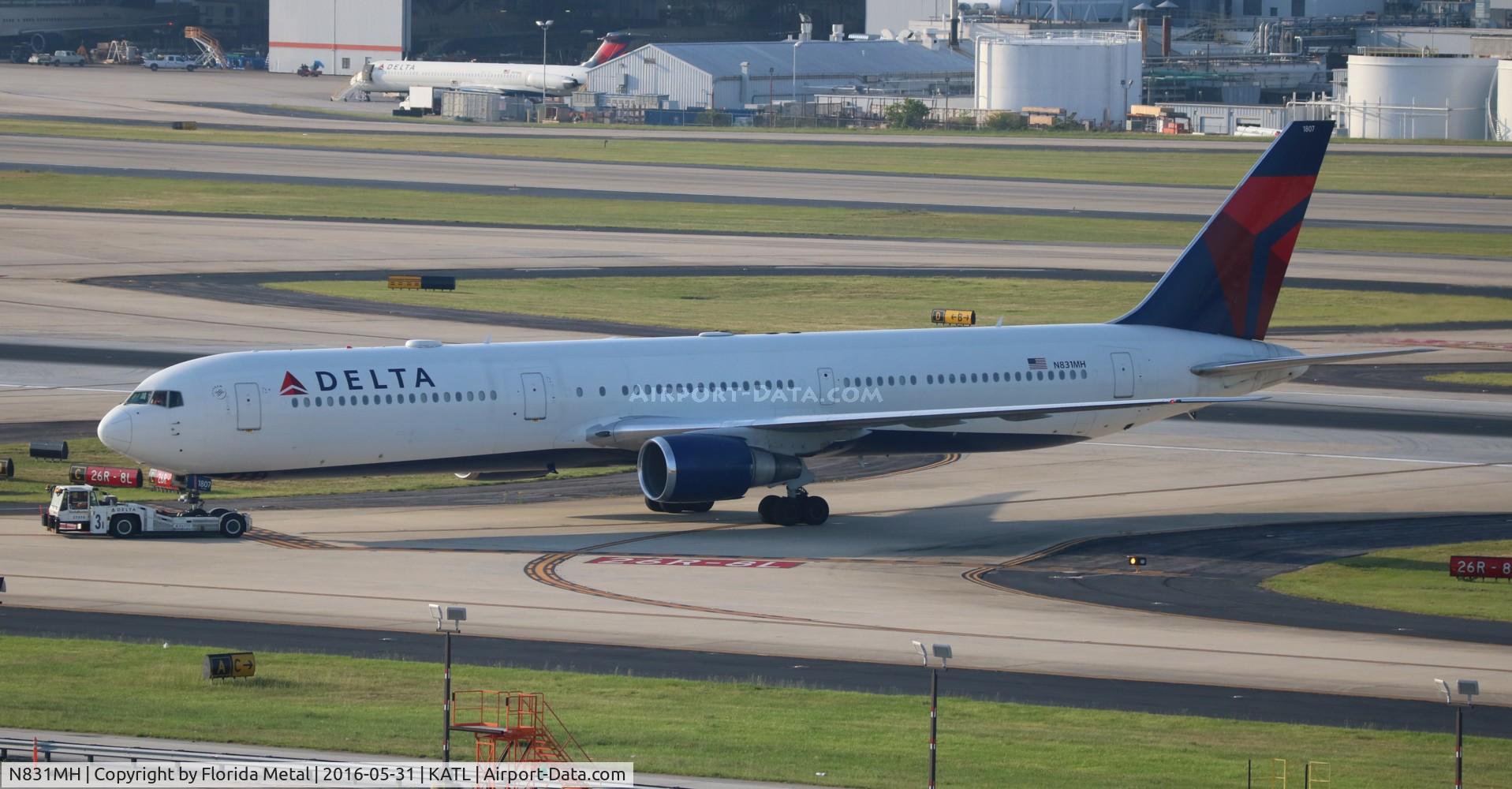 N831MH, 2000 Boeing 767-432/ER C/N 29702, Delta