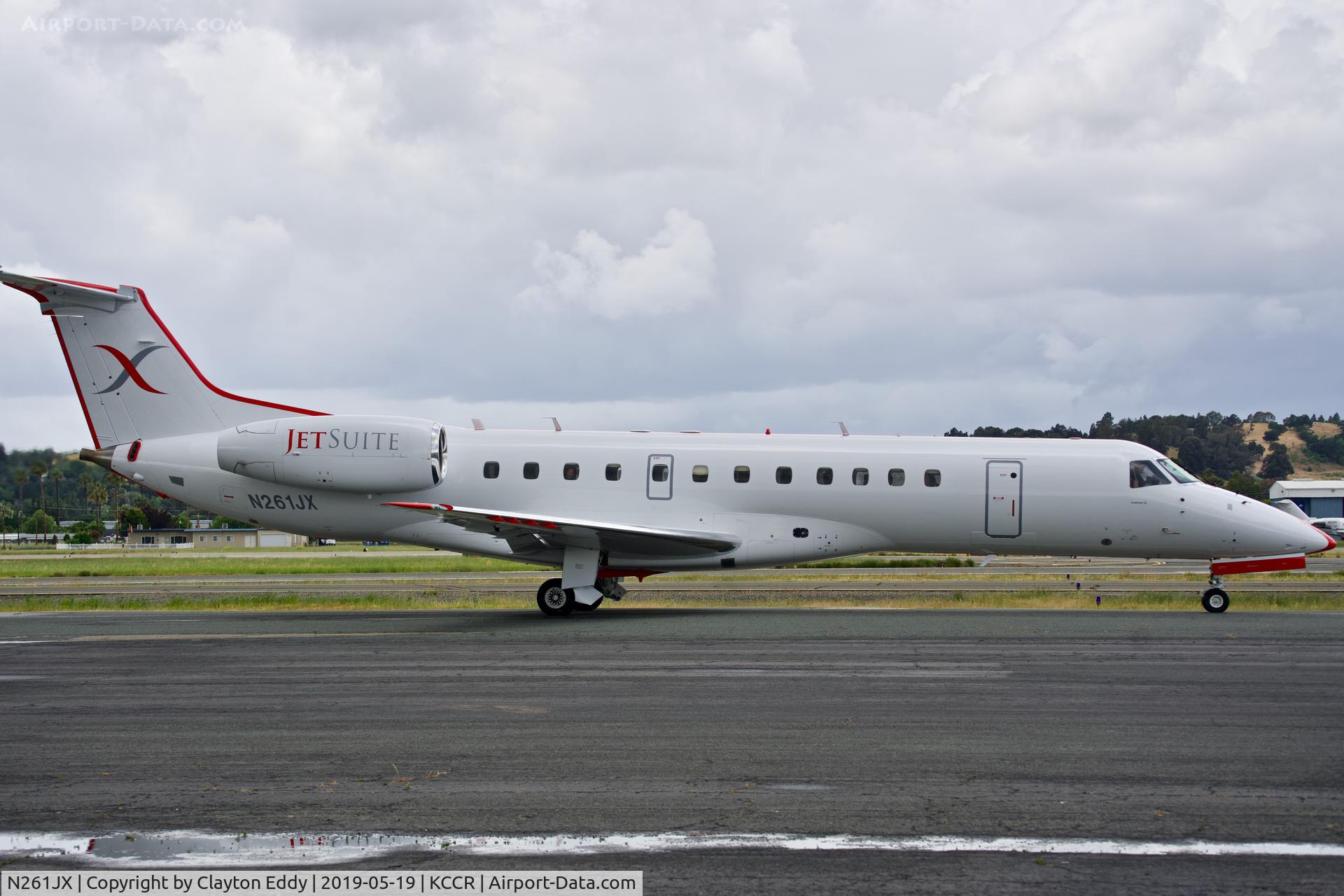 N261JX, 2001 Embraer ERJ-135LR (EMB-135LR) C/N 145512, Buchanan Field Concord California 2019.