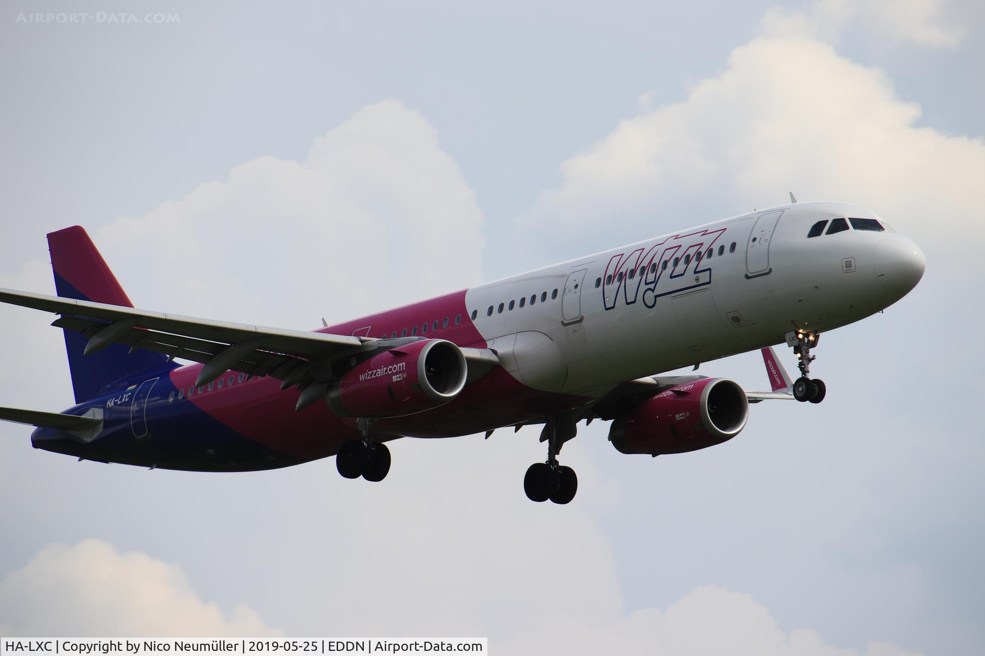 HA-LXC, 2016 Airbus A321-231 C/N 6976, WizzAir approaches in NUE