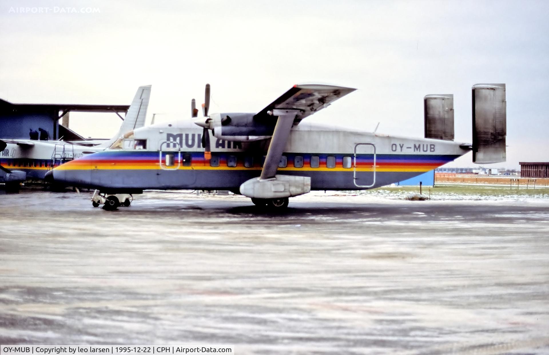 OY-MUB, 1981 Short 330-200 C/N SH.3069, Copenhagen 22.12.95