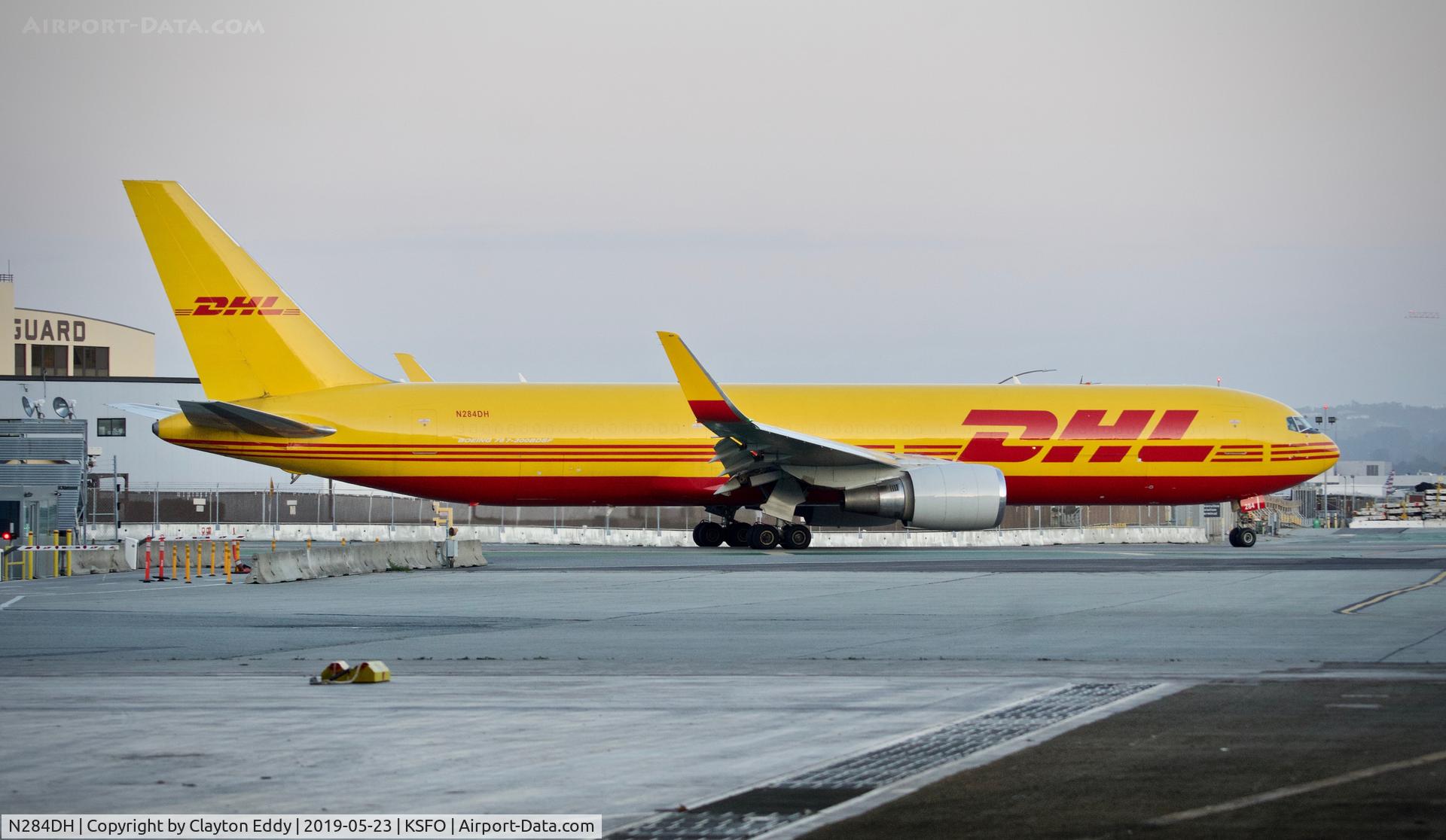 N284DH, 1996 Boeing 767-304/ER C/N 28040, SFO 2019.
