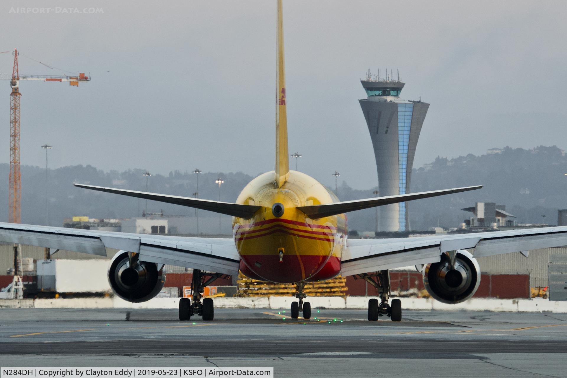 N284DH, 1996 Boeing 767-304/ER C/N 28040, SFO 2019.