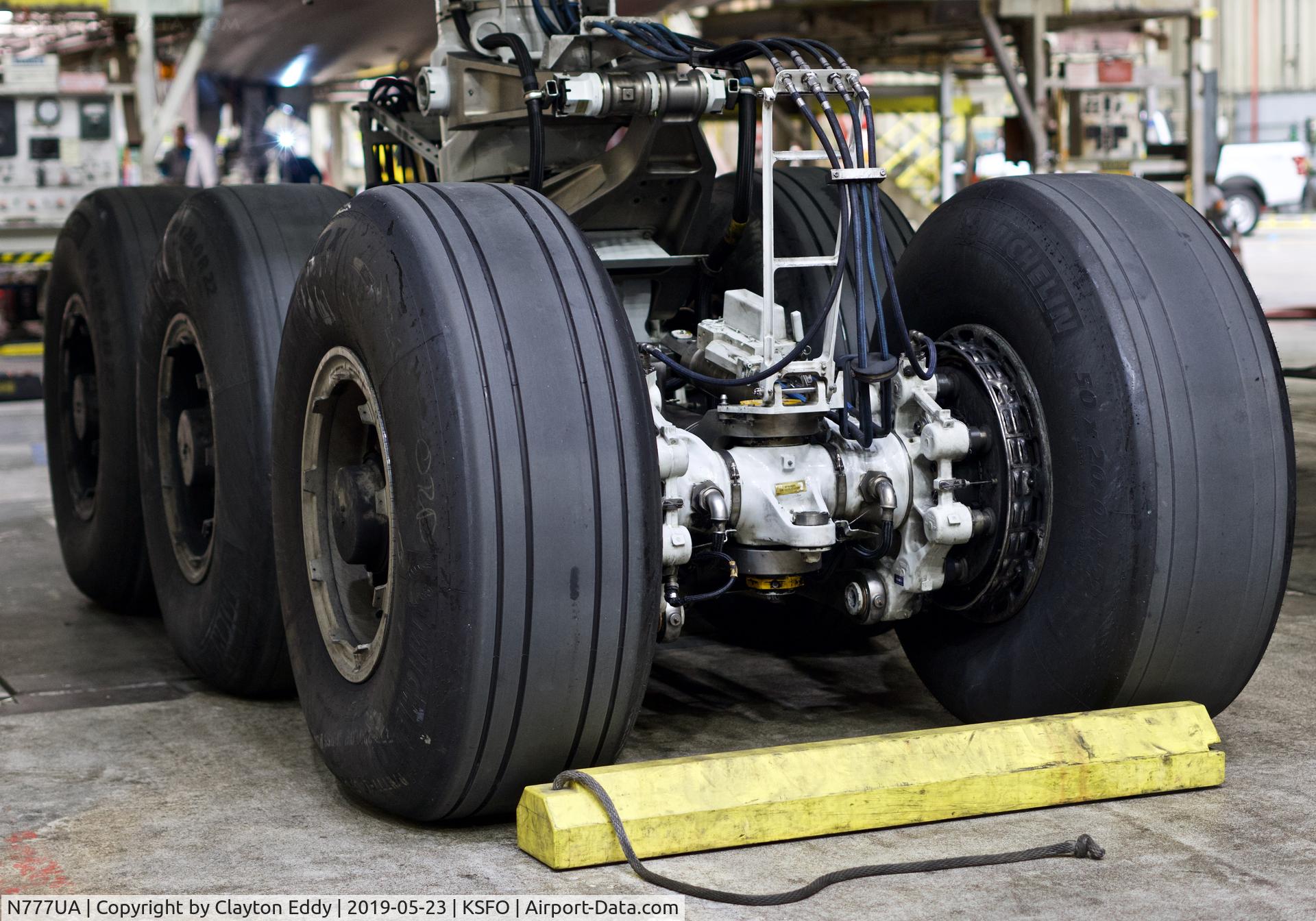 N777UA, 1995 Boeing 777-222 C/N 26916, SFO 2019.