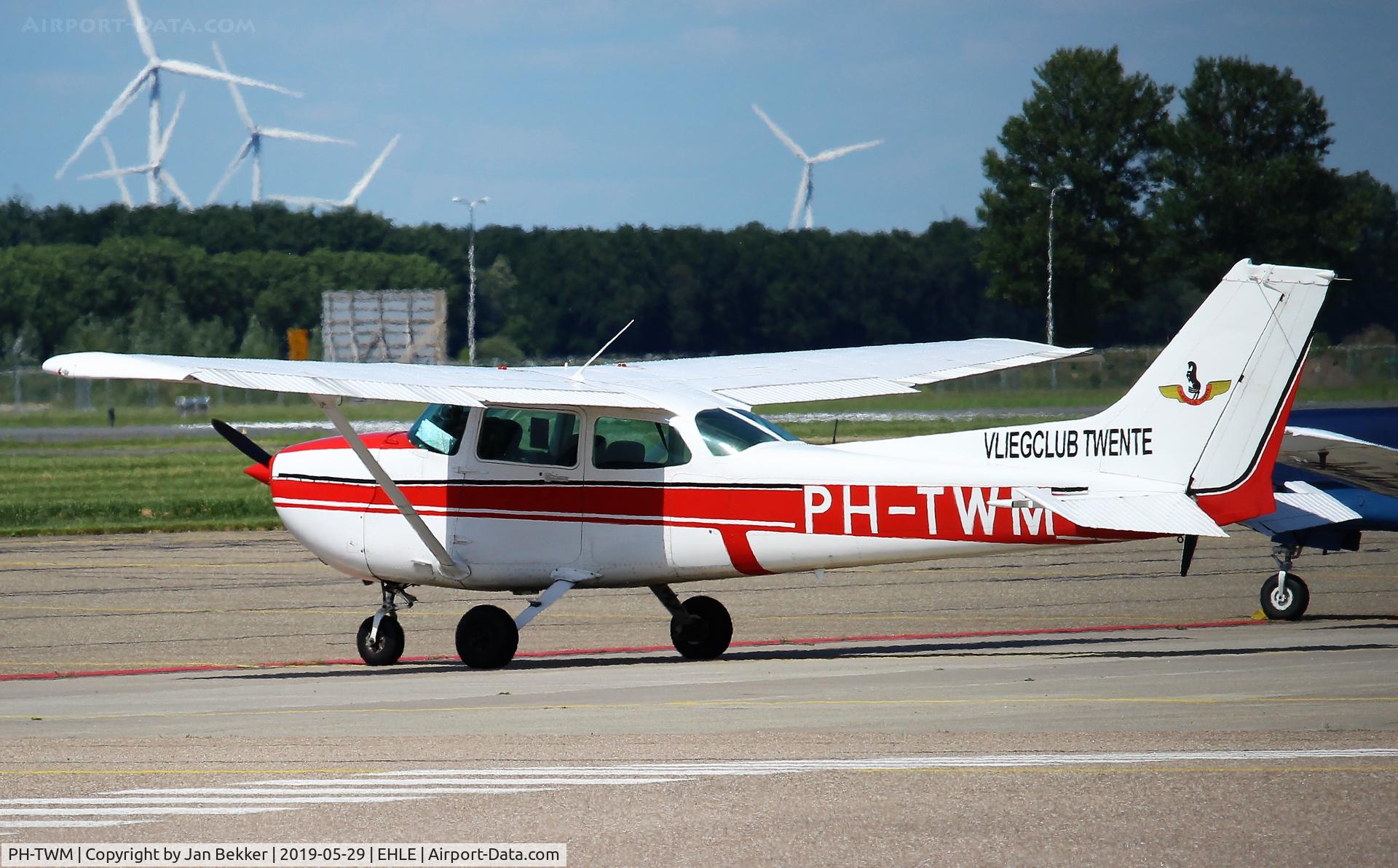 PH-TWM, 1983 Cessna 172P C/N 17275859, Lelystad Airport