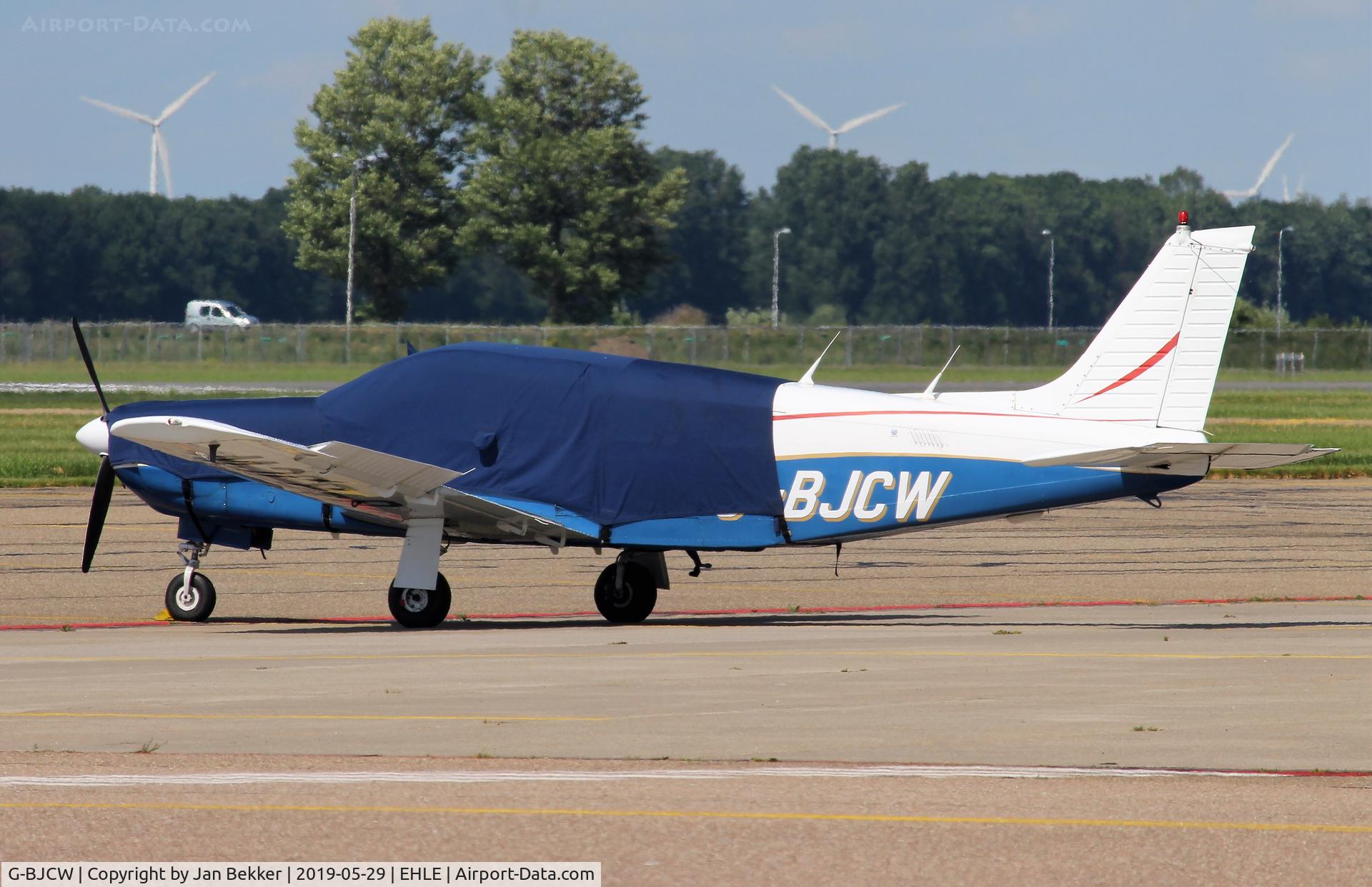 G-BJCW, 1981 Piper PA-32R-301 Saratoga SP C/N 32R-8113094, Lelystad Airport undercover