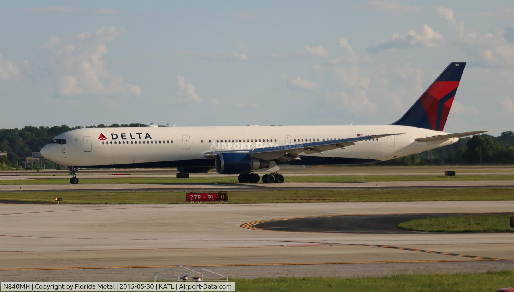 N840MH, 2001 Boeing 767-432/ER C/N 29718, Delta