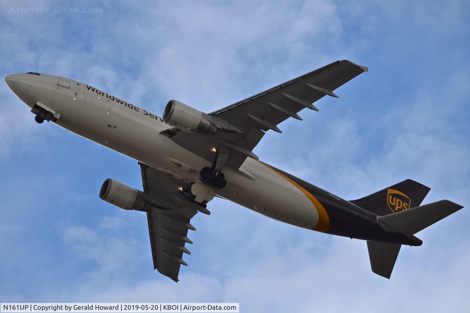 N161UP, 2004 Airbus A300F4-622R C/N 0850, Climb out from RWY 28L.