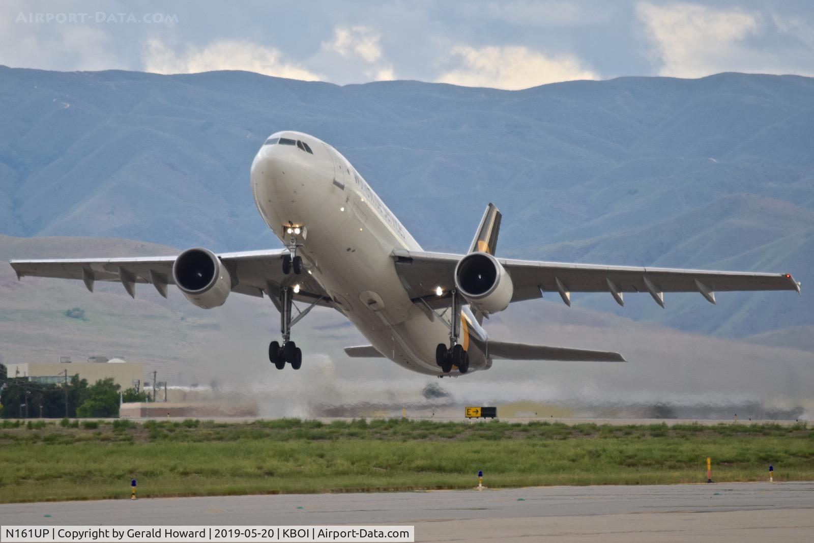 N161UP, 2004 Airbus A300F4-622R C/N 0850, Lift off from RWY 28L.