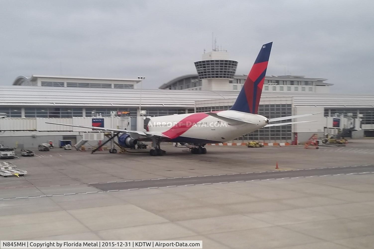 N845MH, 2002 Boeing 767-432/ER C/N 29719, Delta