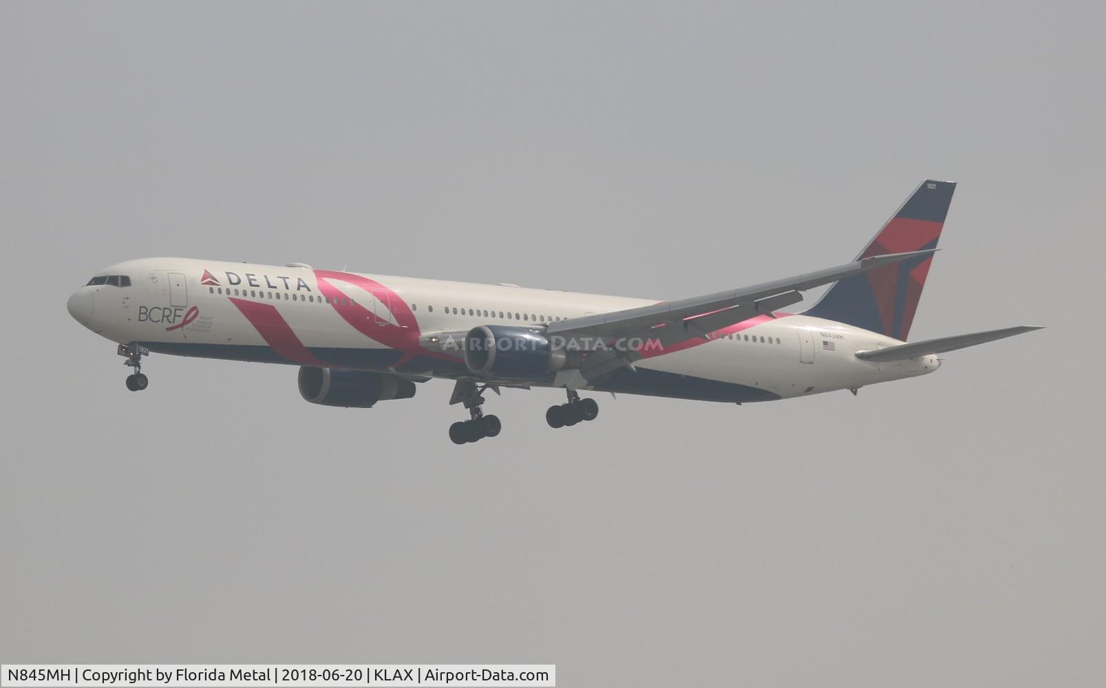 N845MH, 2002 Boeing 767-432/ER C/N 29719, Delta