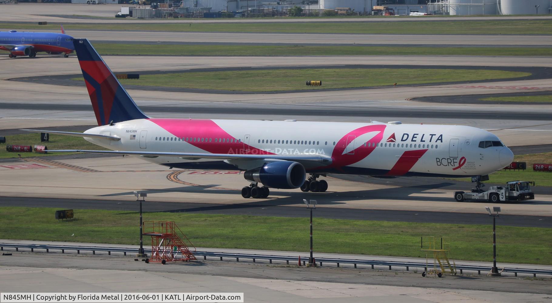 N845MH, 2002 Boeing 767-432/ER C/N 29719, Delta