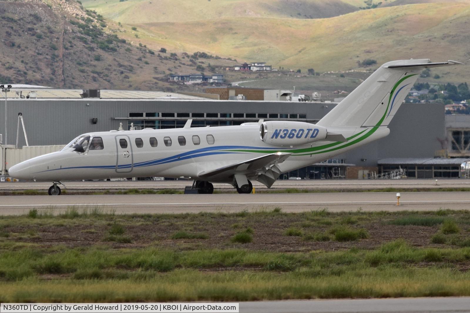 N360TD, Cessna 525B C/N 525B0360, Landing roll out on RWY 28L.