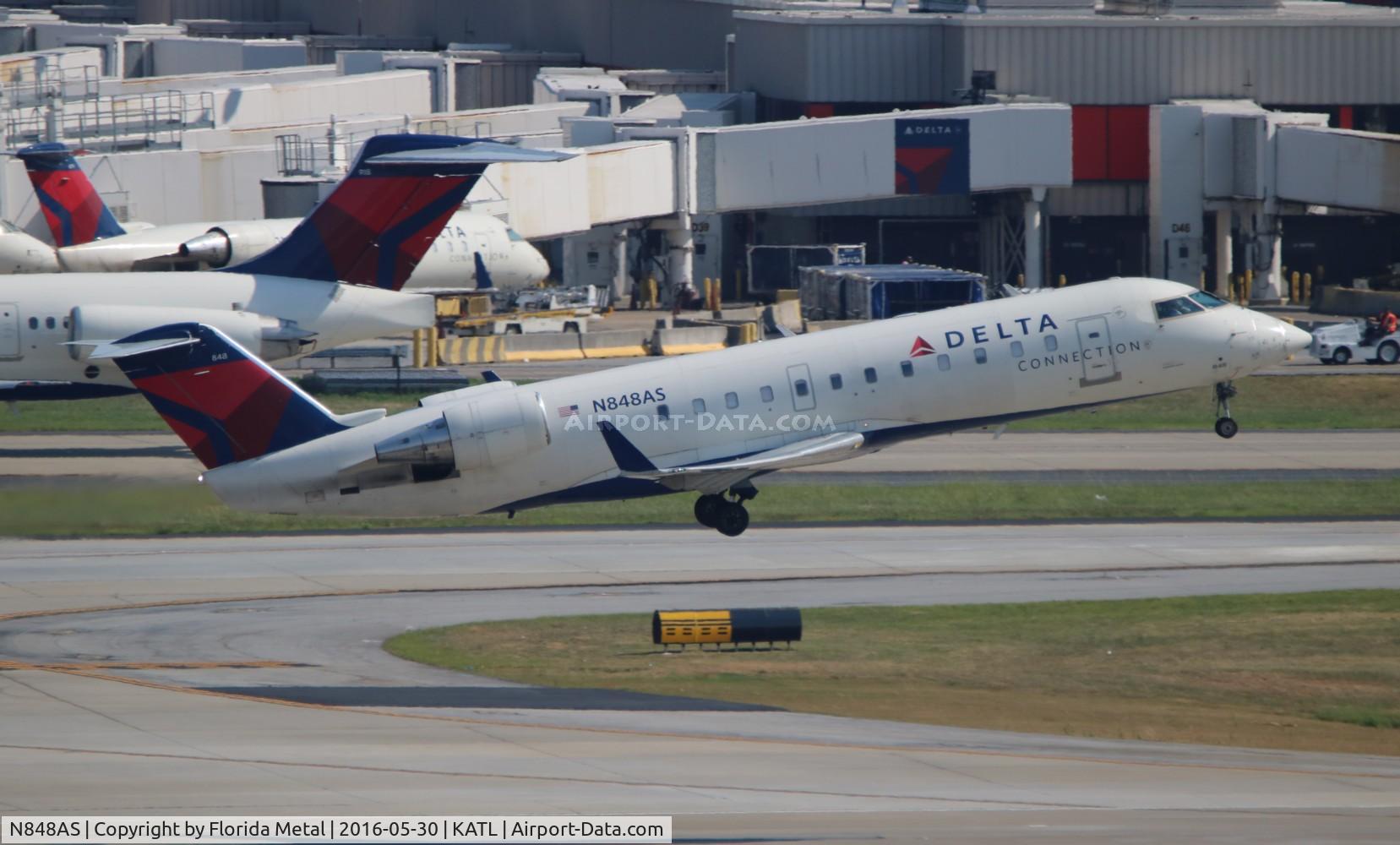 N848AS, 1999 Bombardier CRJ-200ER (CL-600-2B19) C/N 7339, Delta Connection