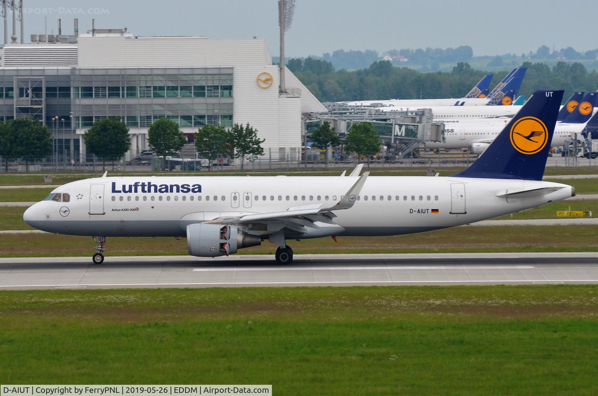 D-AIUT, 2016 Airbus A320-214 C/N 7115, Arrival of Lufthansa A320