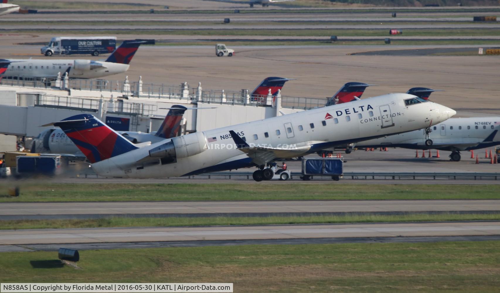 N858AS, 2000 Bombardier CRJ-200ER (CL-600-2B19) C/N 7417, Delta Connection