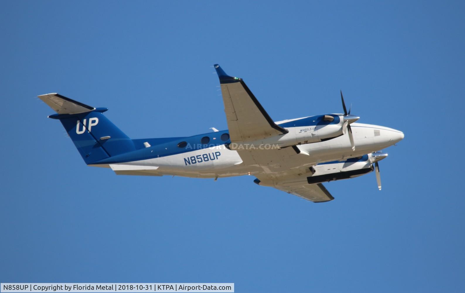 N858UP, 2016 Beechcraft B350i Super King Air C/N FL-1049, Wheels Up