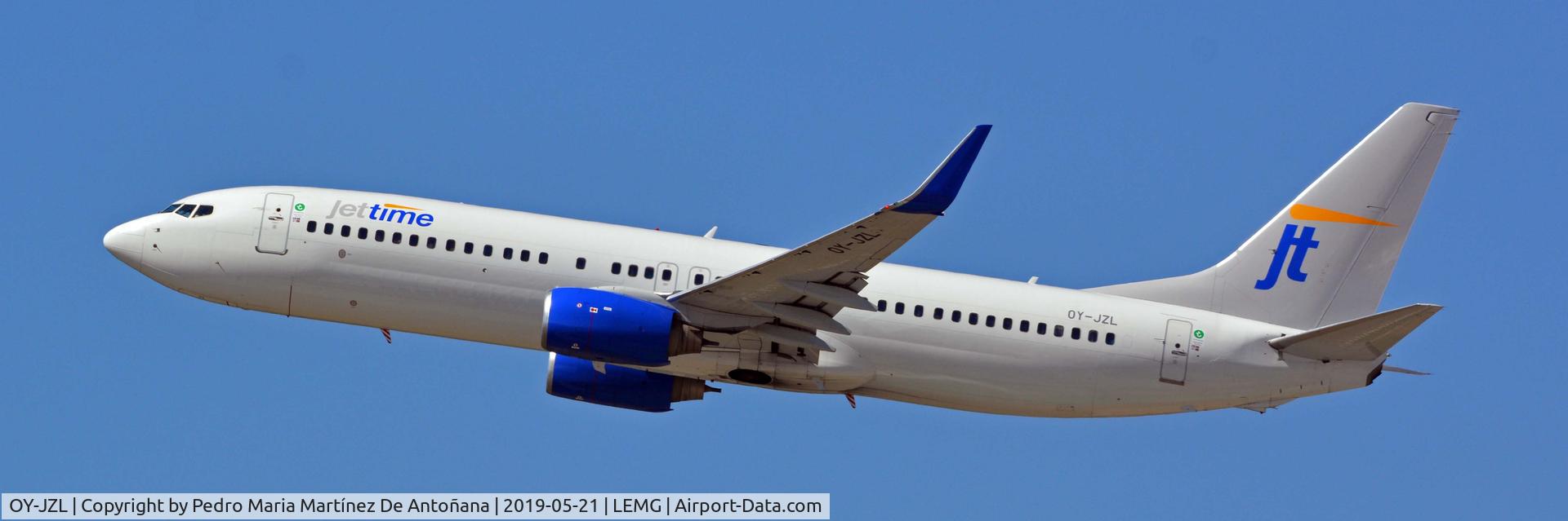 OY-JZL, 2003 Boeing 737-804 C/N 32904, Aeropuerto de Málaga - Spain