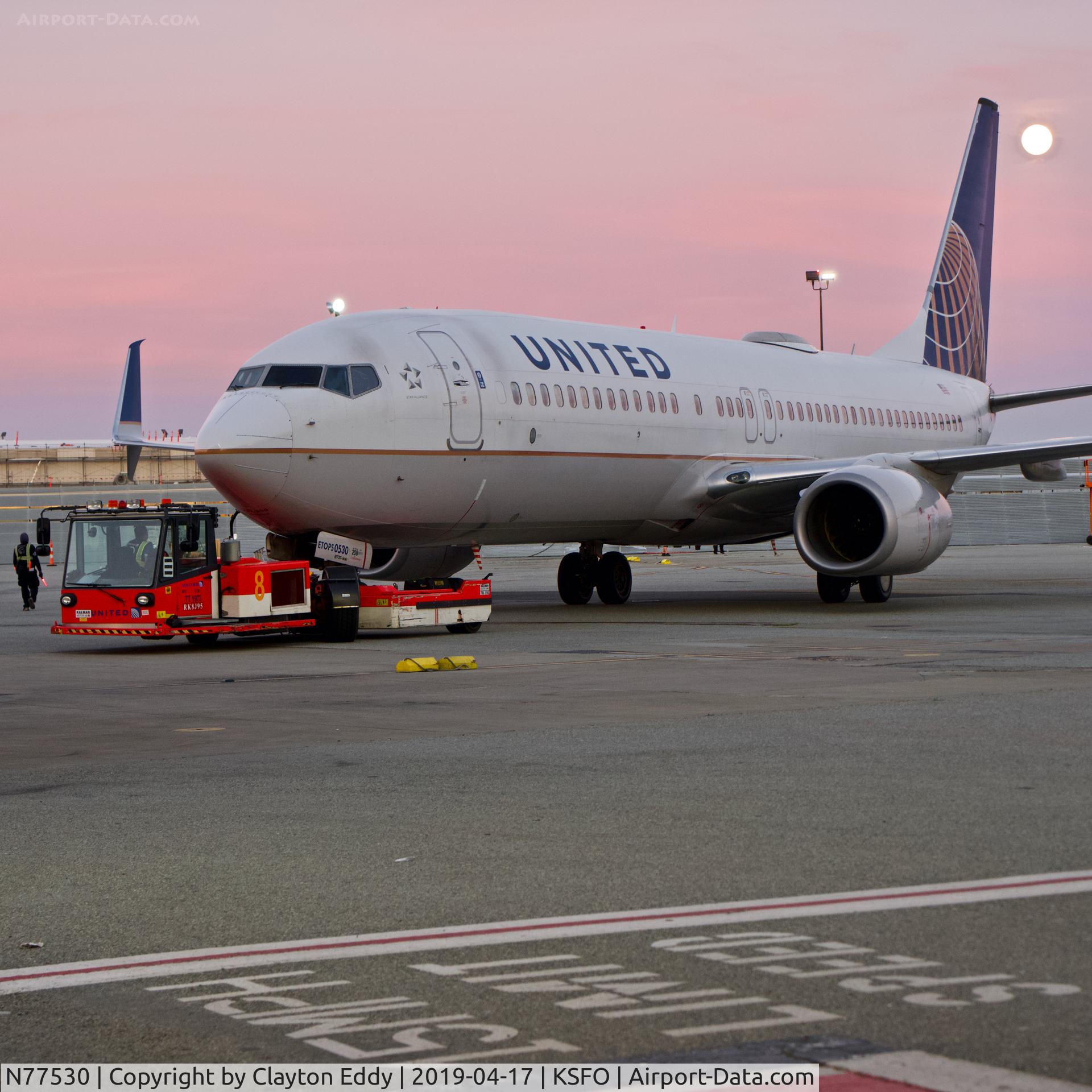 N77530, 2011 Boeing 737-824 C/N 39998, SFO 2019.