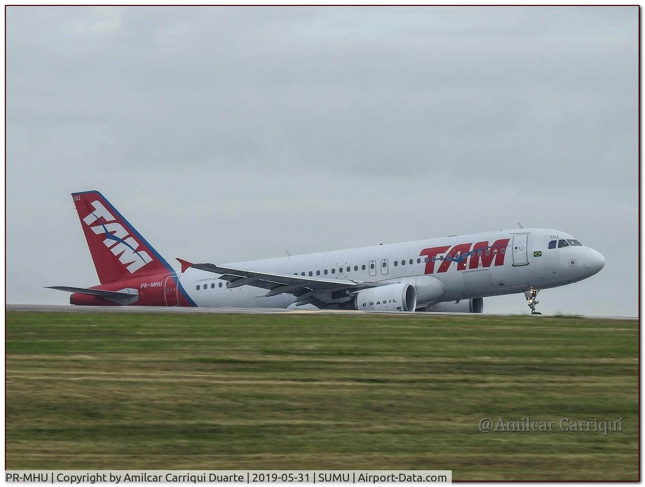 PR-MHU, AIRBUS A320-214 C/N 3391, Landing in SUMU
