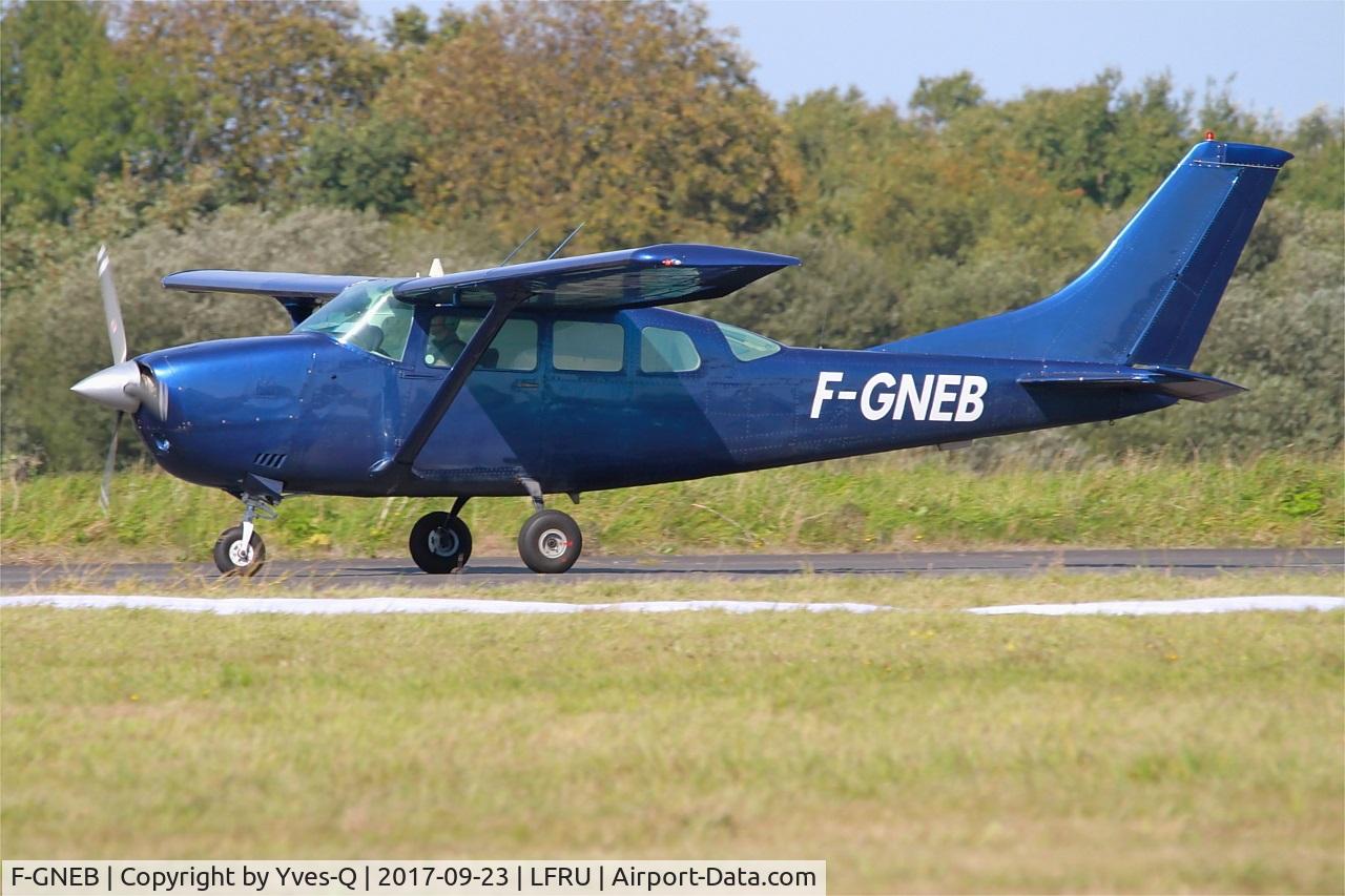 F-GNEB, Cessna U206F Stationair C/N U20603364, Cessna U206F Stationair, Take off rwy 23, Morlaix-Ploujean airport (LFRU-MXN) air show 2017