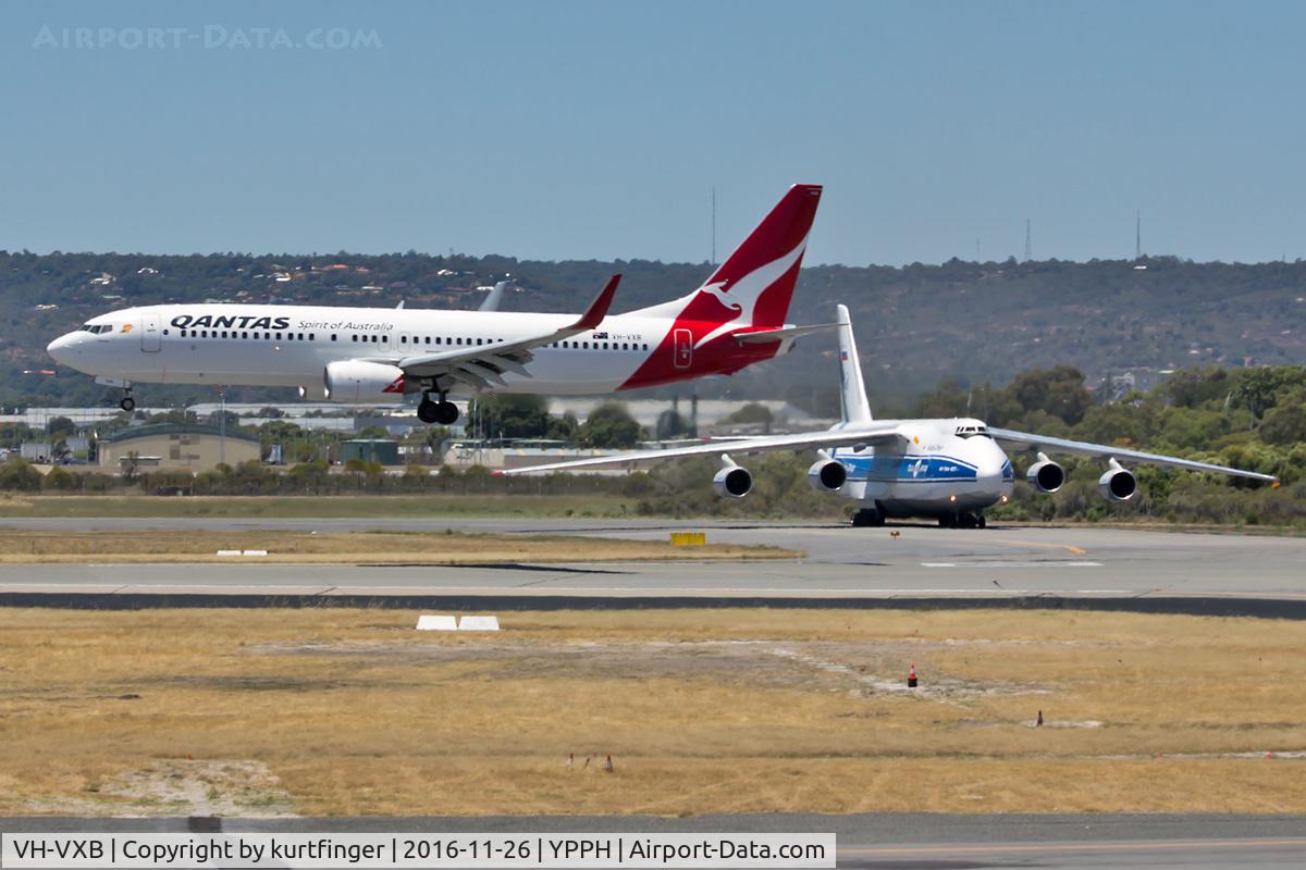 VH-VXB, 2001 Boeing 737-838 C/N 30101, Boeing 737-800, B738. Qantas VH-VXB, threshold runway 03, YPPH 26/11/16.