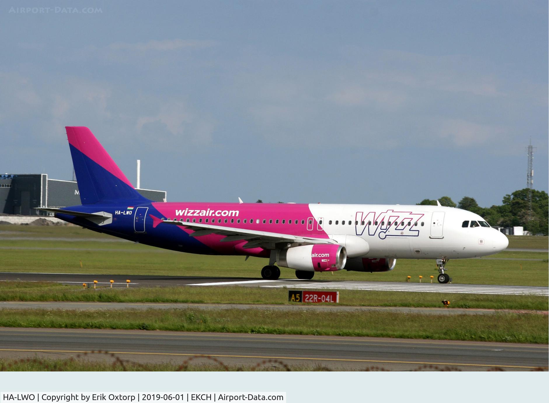 HA-LWO, 2012 Airbus A320-232 C/N 5123, HA-LWO taking off rw 22R