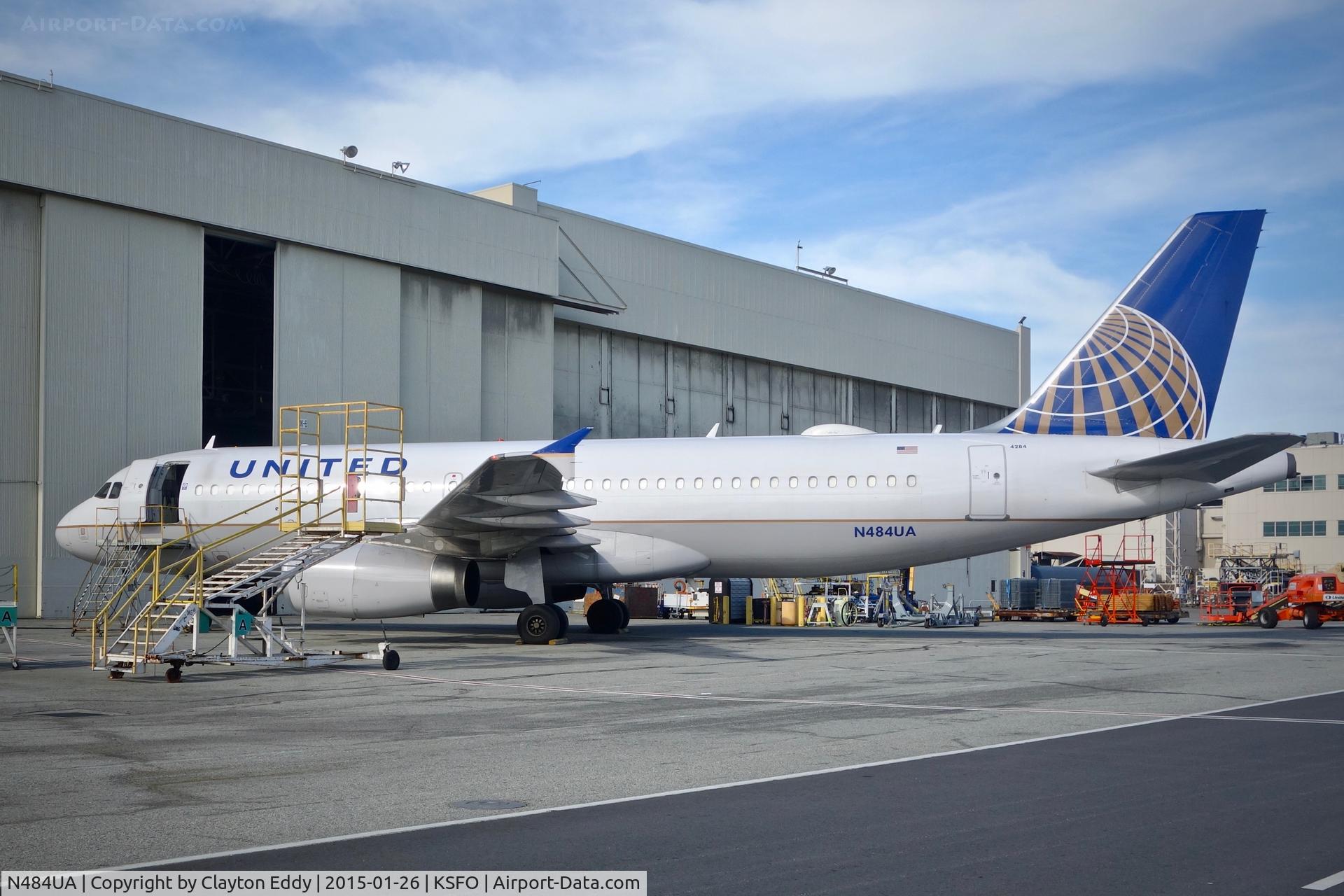 N484UA, 2001 Airbus A320-232 C/N 1609, SFO 01-15