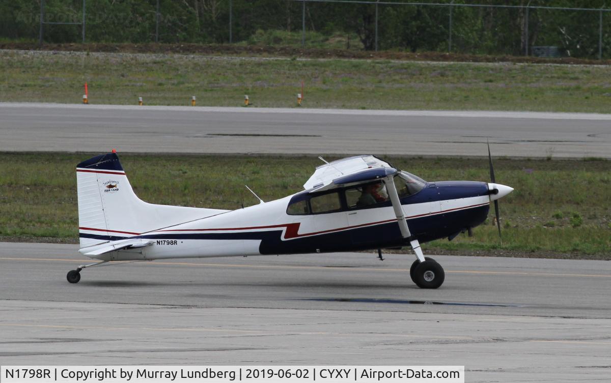 N1798R, 1974 Cessna A185F Skywagon 185 C/N 18502514, Taxiing for takeoff after refueling at Whitehorse, Yukon.