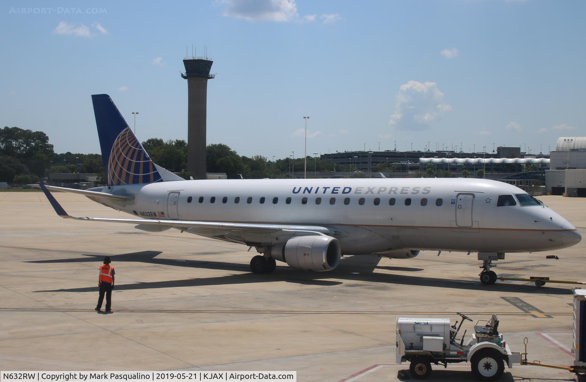 N632RW, 2004 Embraer 170SE (ERJ-170-100SE) C/N 17000050, ERJ-170-100SE