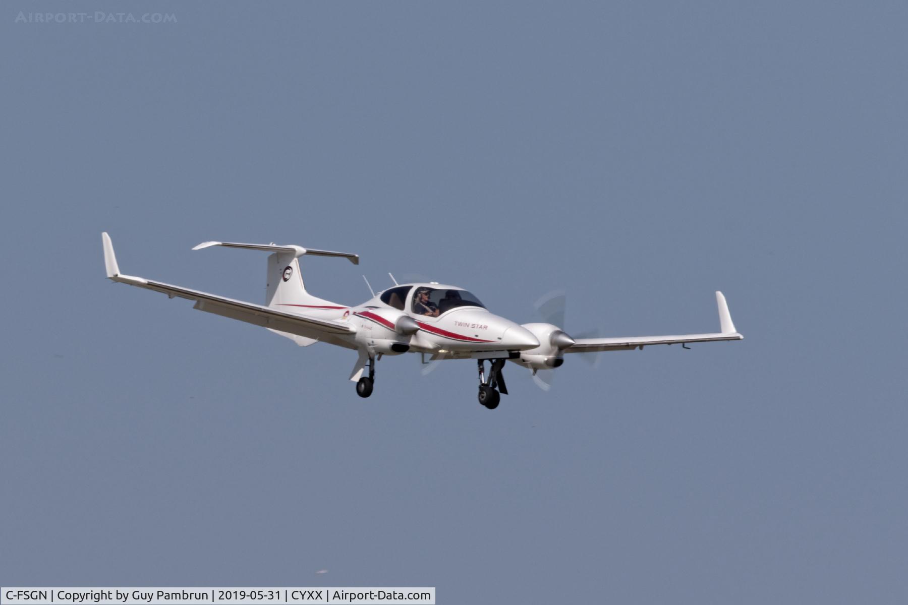 C-FSGN, 2007 Diamond DA-42 Twin Star C/N 42.AC061, Landing