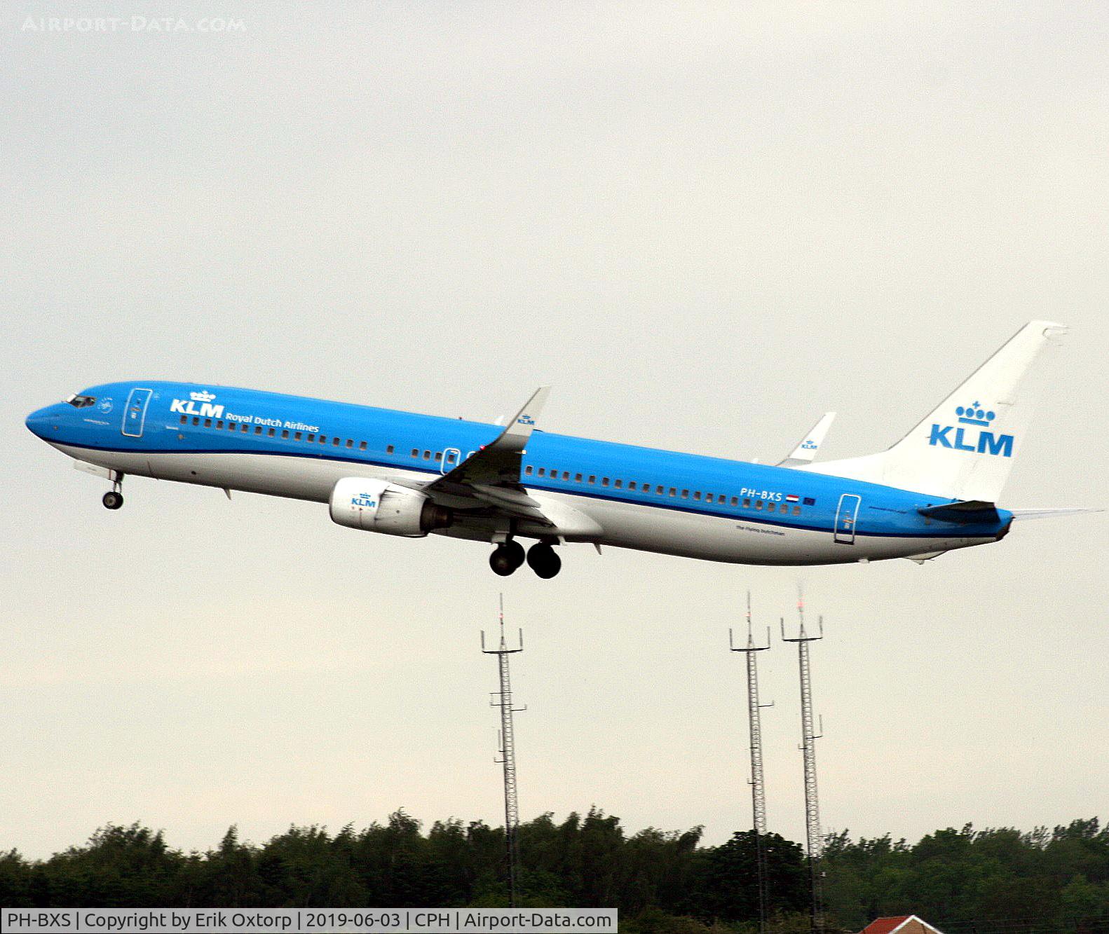 PH-BXS, 2001 Boeing 737-9K2 C/N 29602, PH-BXS taking off rw 22R