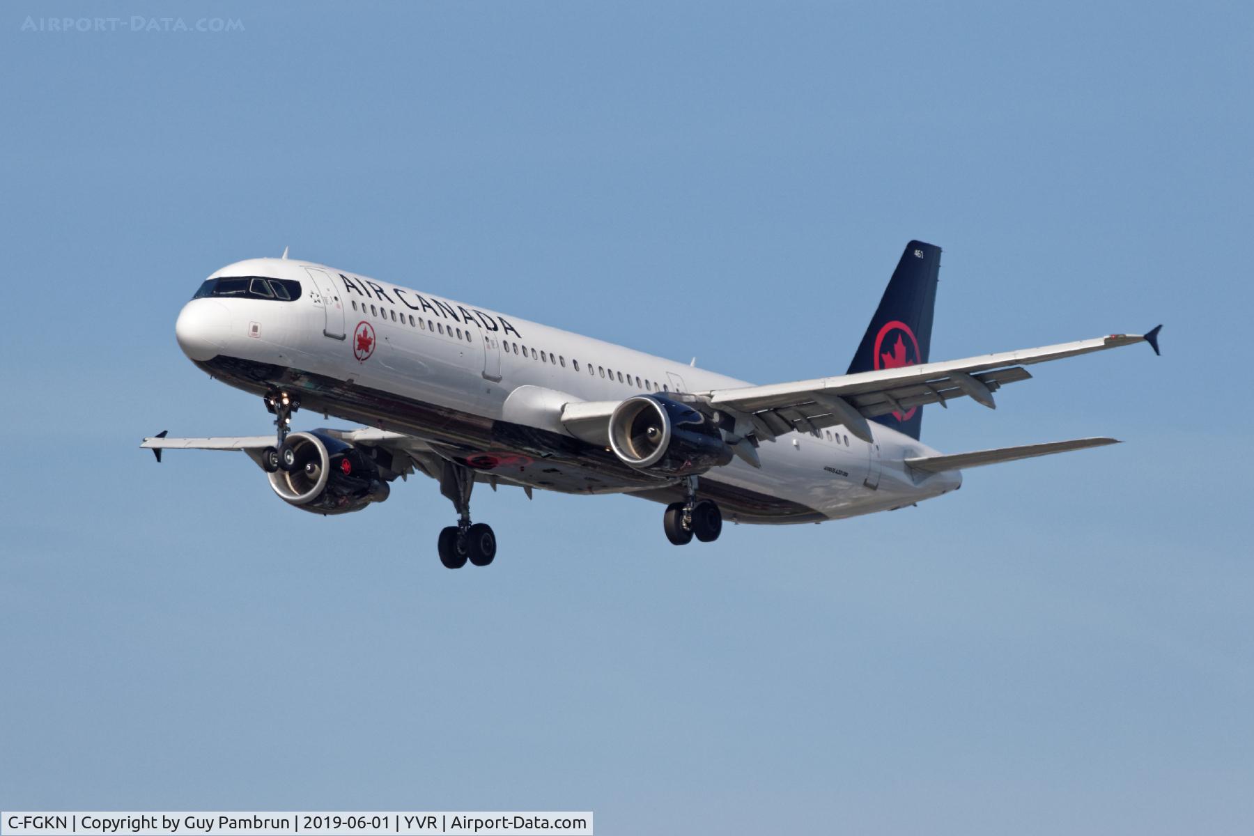C-FGKN, 2007 Airbus A321-211 C/N 3051, Landing