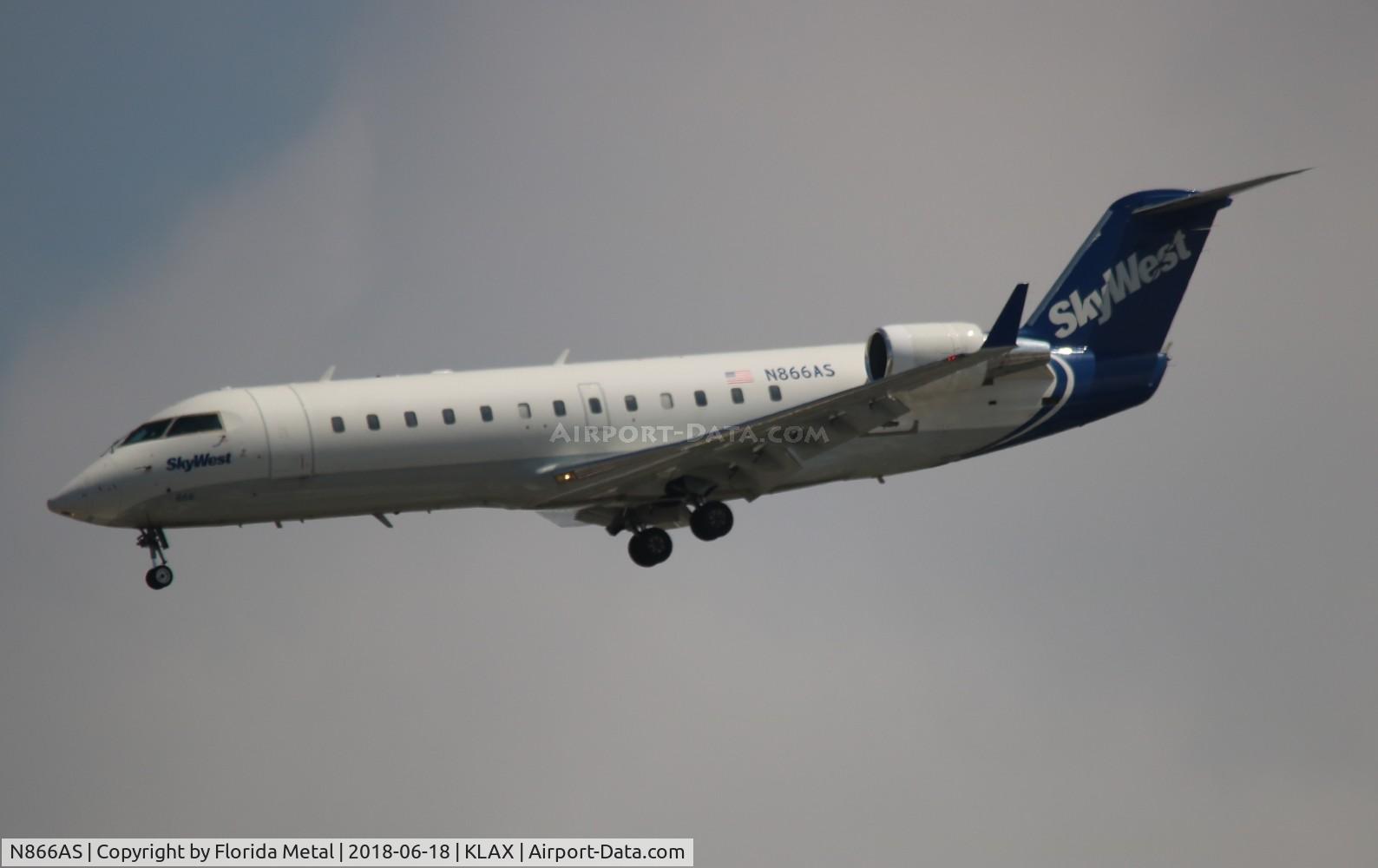 N866AS, 2001 Bombardier CRJ-200ER (CL-600-2B19) C/N 7517, Slywest