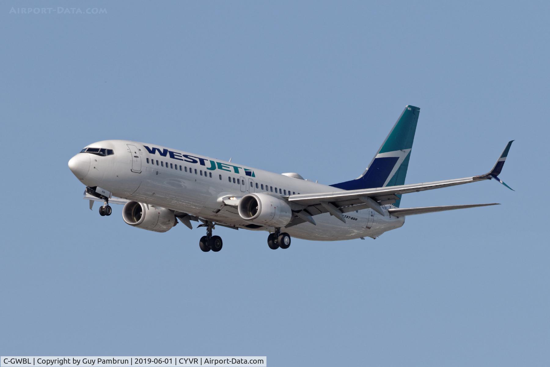 C-GWBL, 2005 Boeing 737-8CT C/N 34154, Landing
