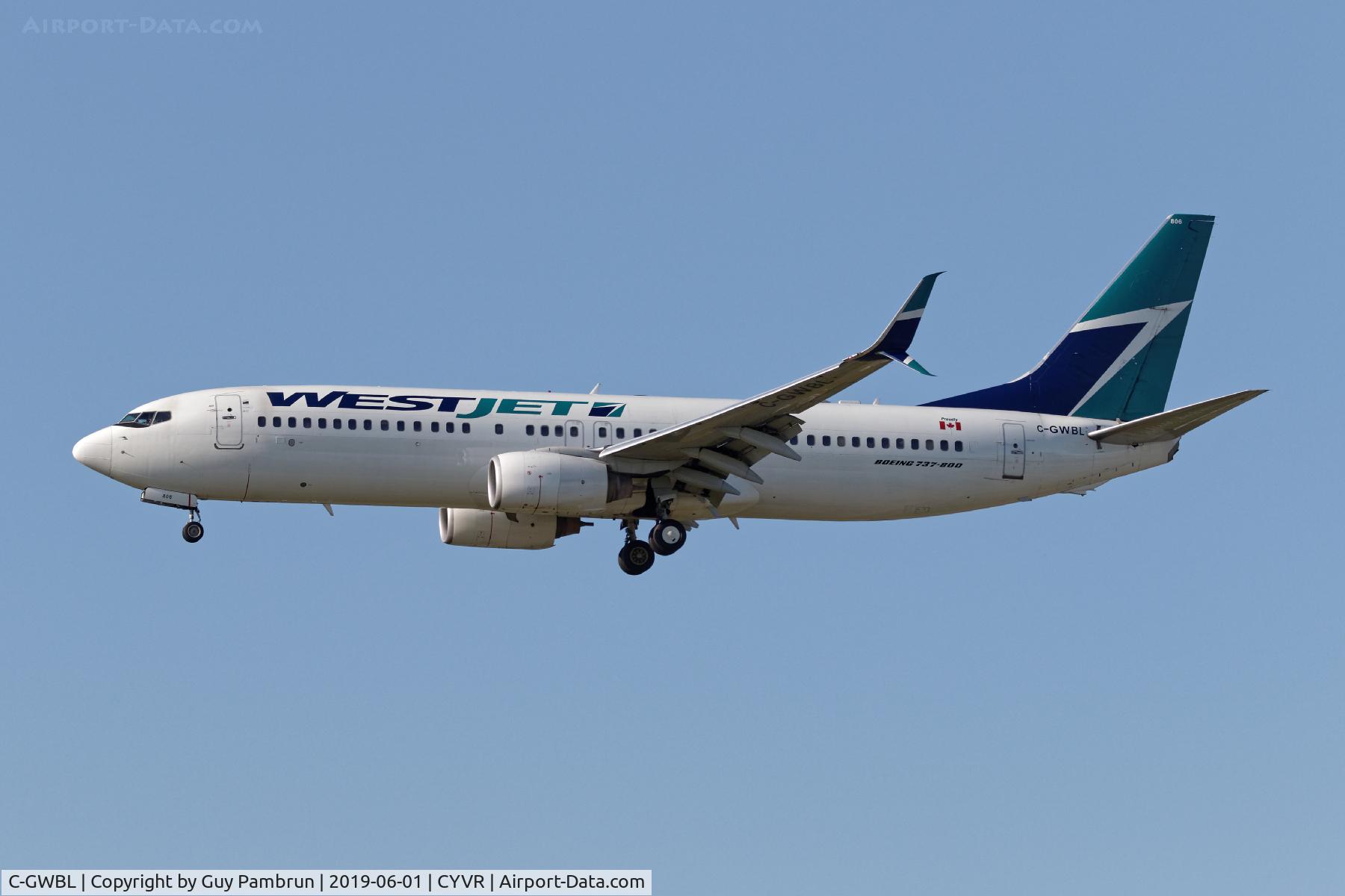 C-GWBL, 2005 Boeing 737-8CT C/N 34154, Landing