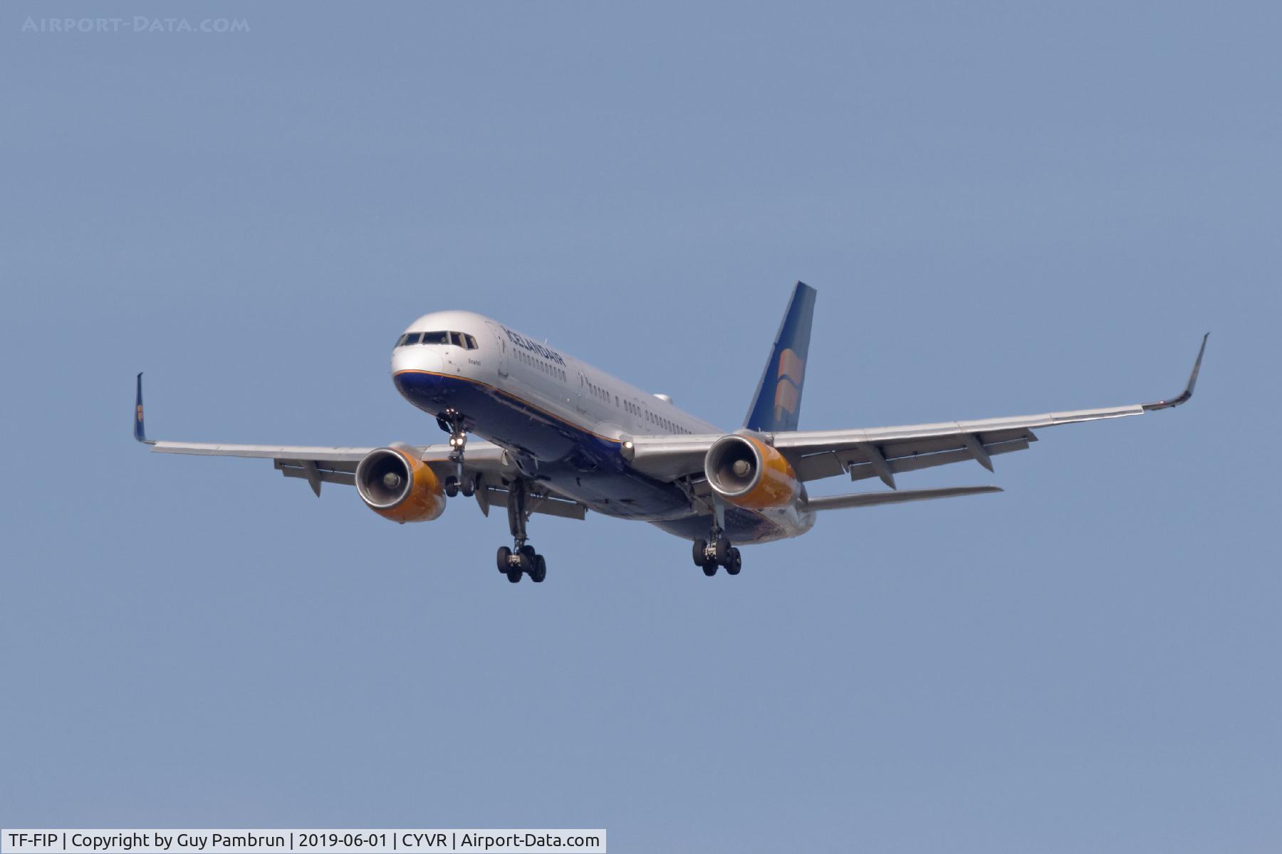 TF-FIP, 2000 Boeing 757-208 C/N 30423, Landing