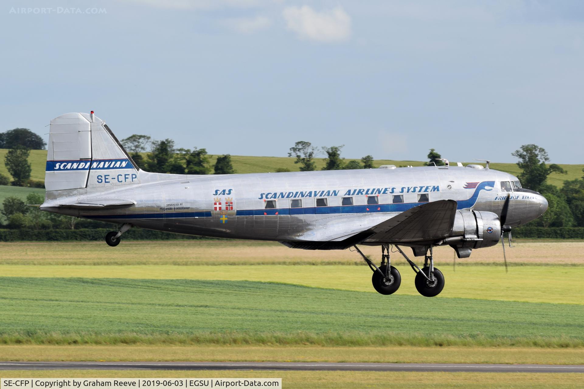 SE-CFP, 1943 Douglas DC-3C (C-47A-60-DL) C/N 13883, Landing at Duxford.
