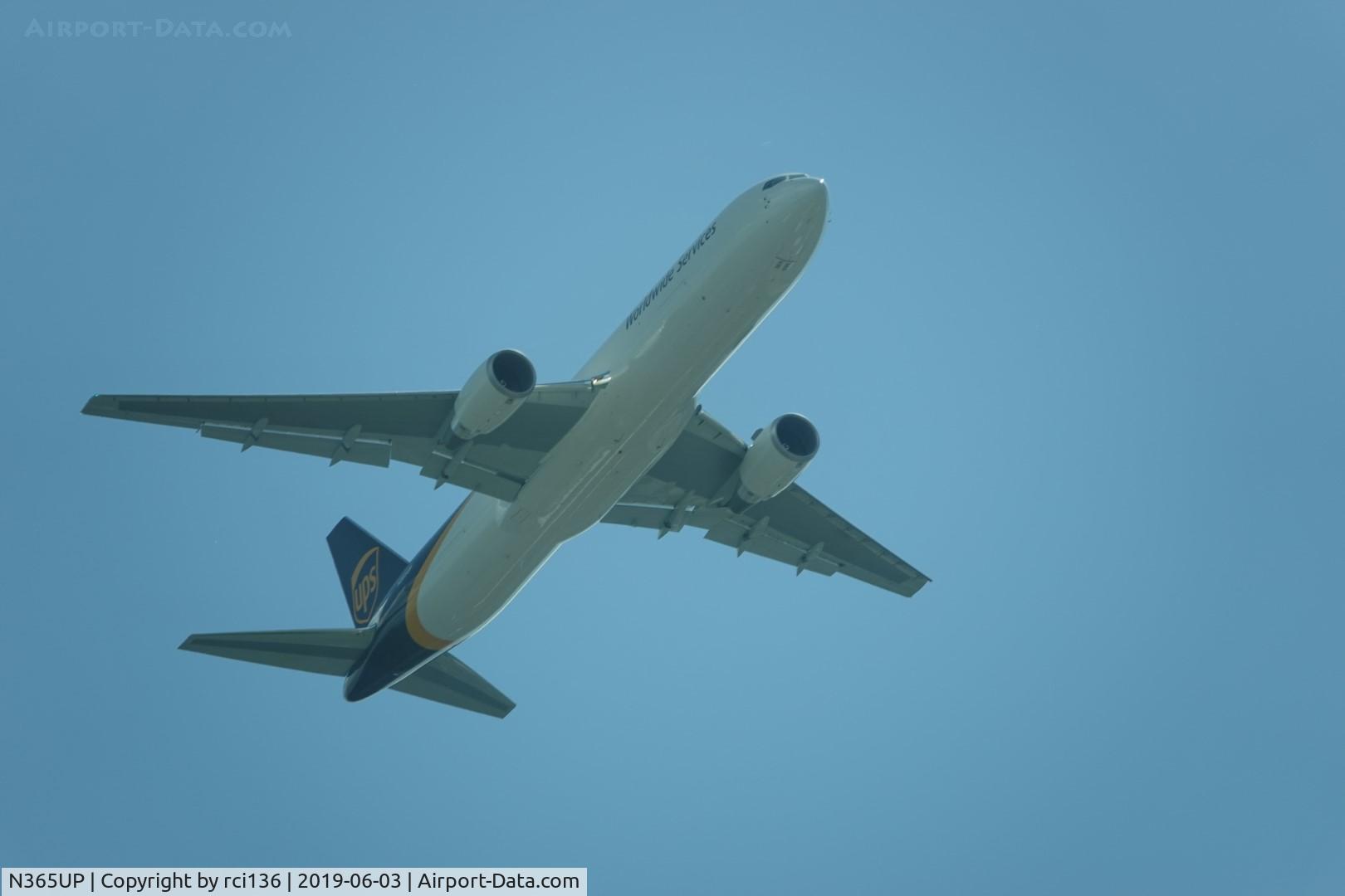 N365UP, 2019 Boeing 767-300F(ER) C/N 65788, On approach to Paine Field, Everett Wa
