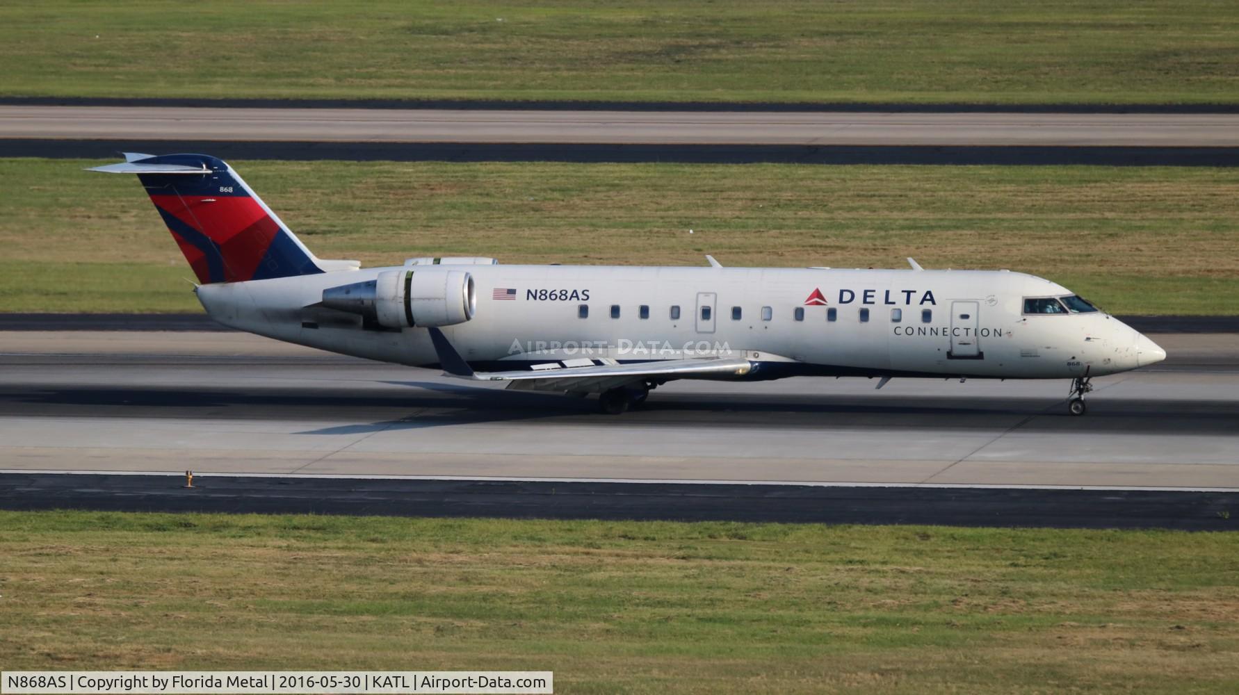 N868AS, 2001 Bombardier CRJ-200ER (CL-600-2B19) C/N 7474, Delta Connection
