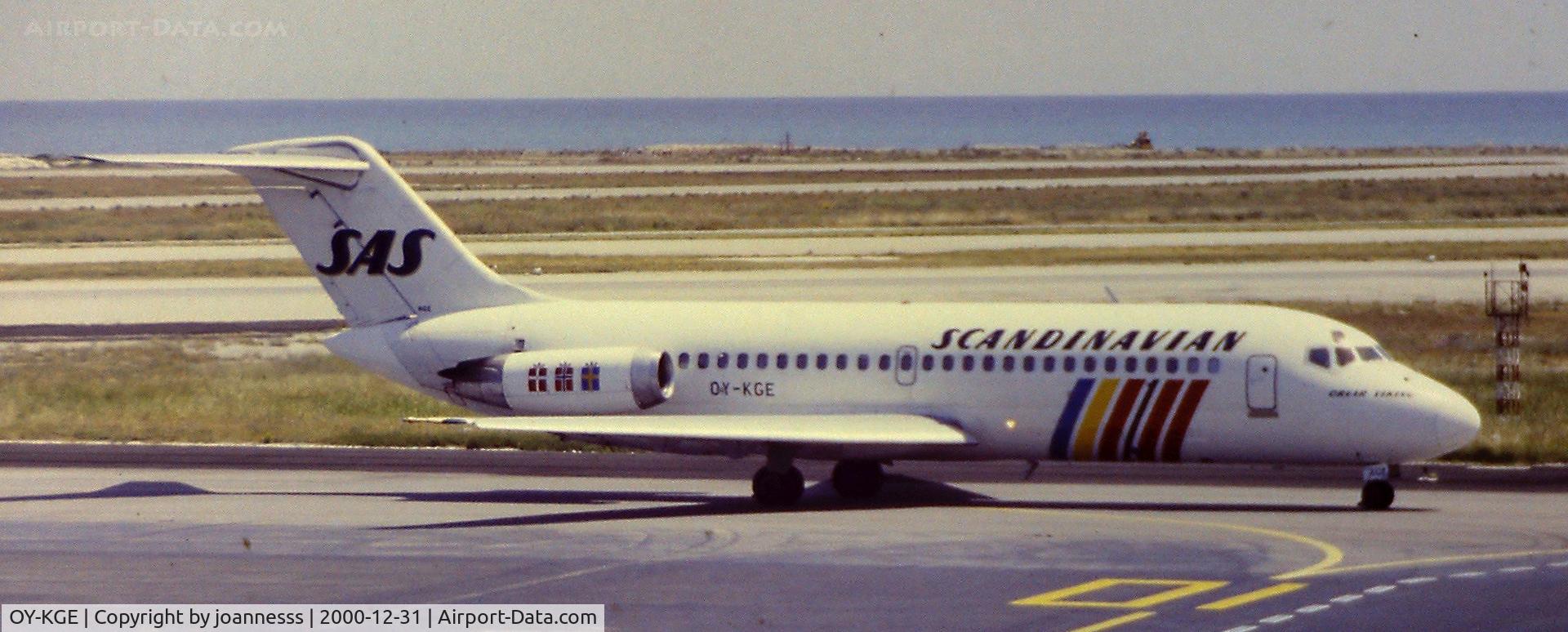 OY-KGE, 1969 Douglas DC-9-21 C/N 47305, Aéroport de Nice, France '80s