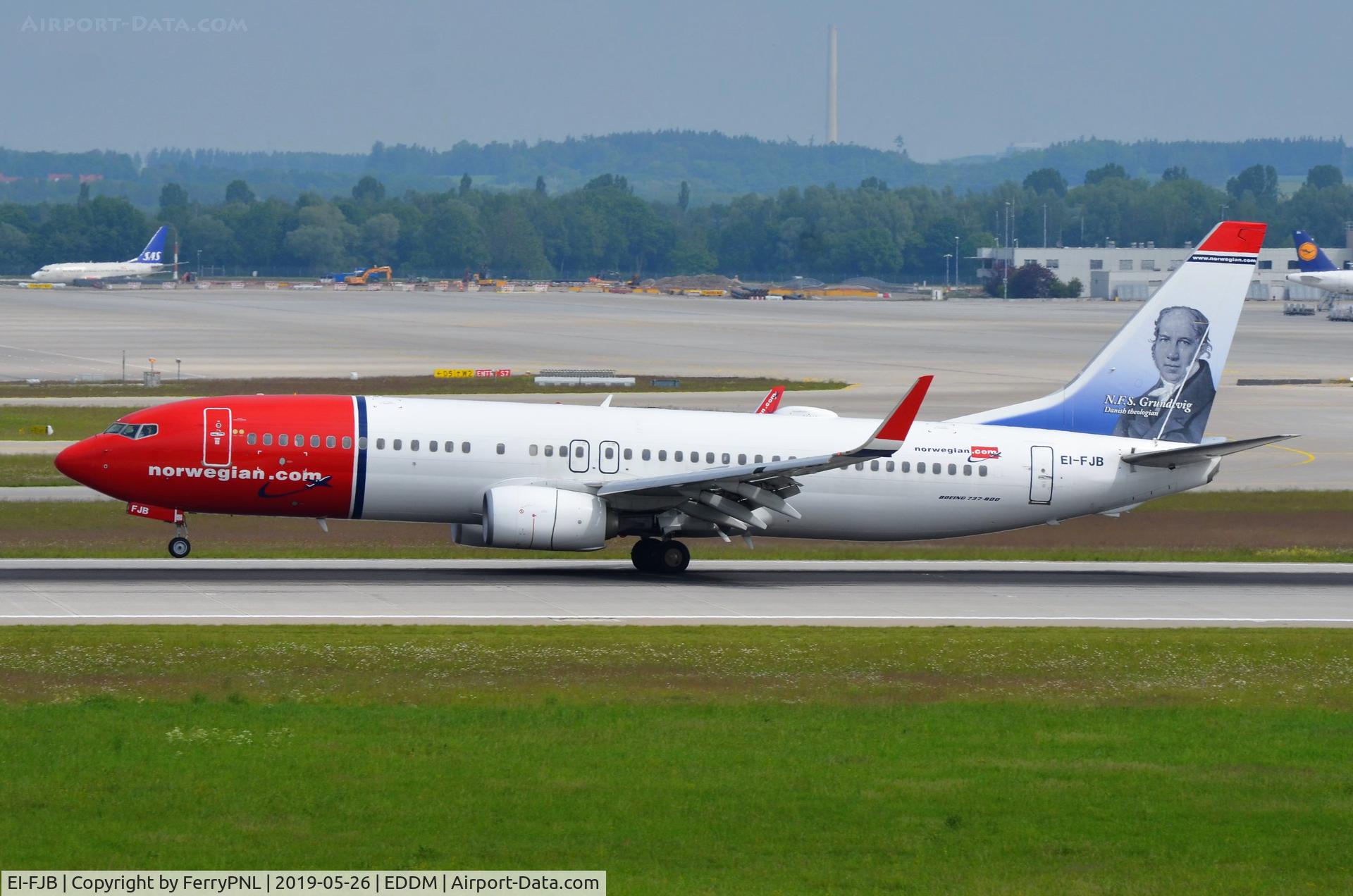 EI-FJB, 2015 Boeing 737-8JP C/N 42081, Norwegian B738 landing
