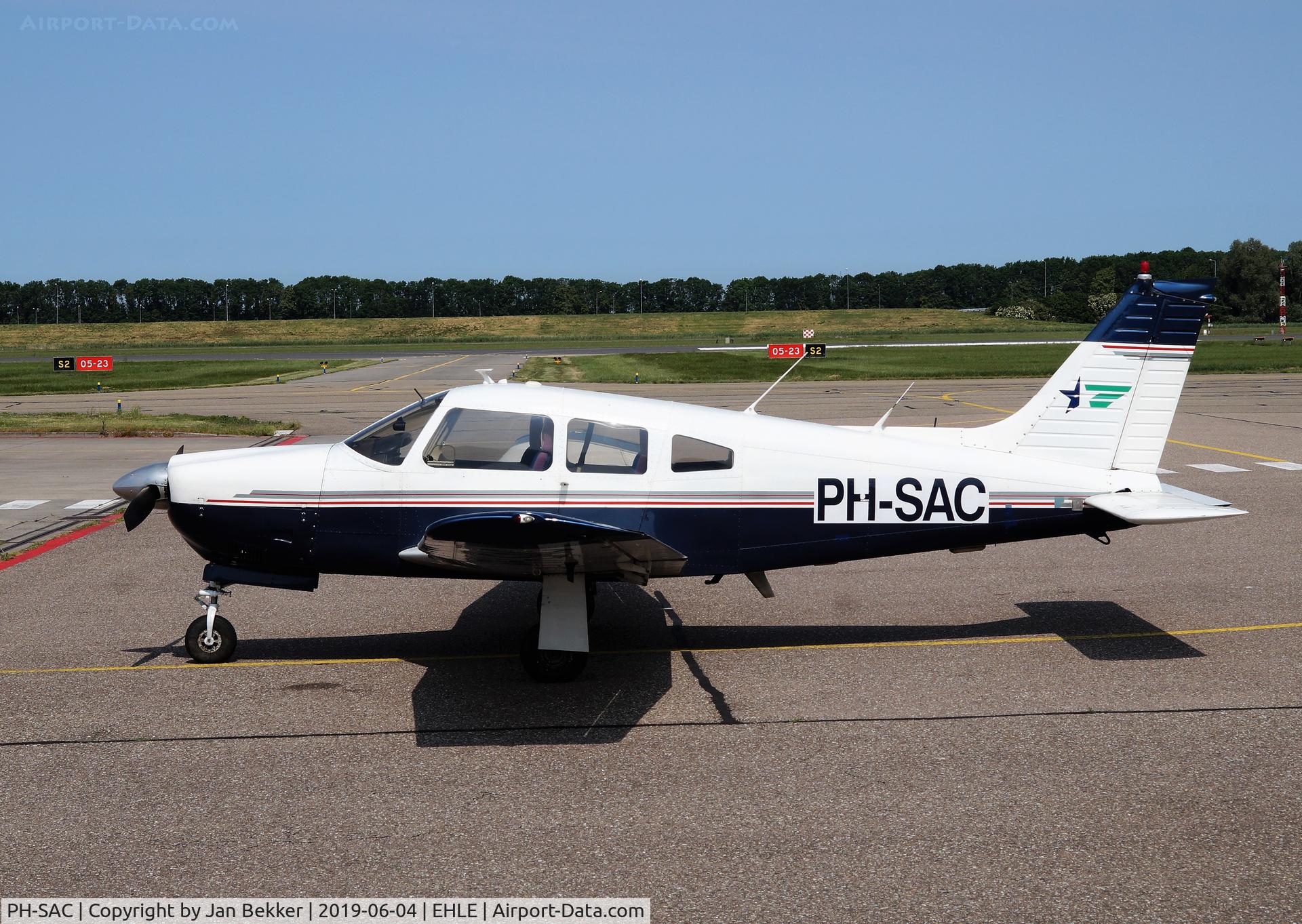 PH-SAC, 1978 Piper PA-28R-201 Cherokee Arrow III C/N 28R-7837299, Lelystad Airport