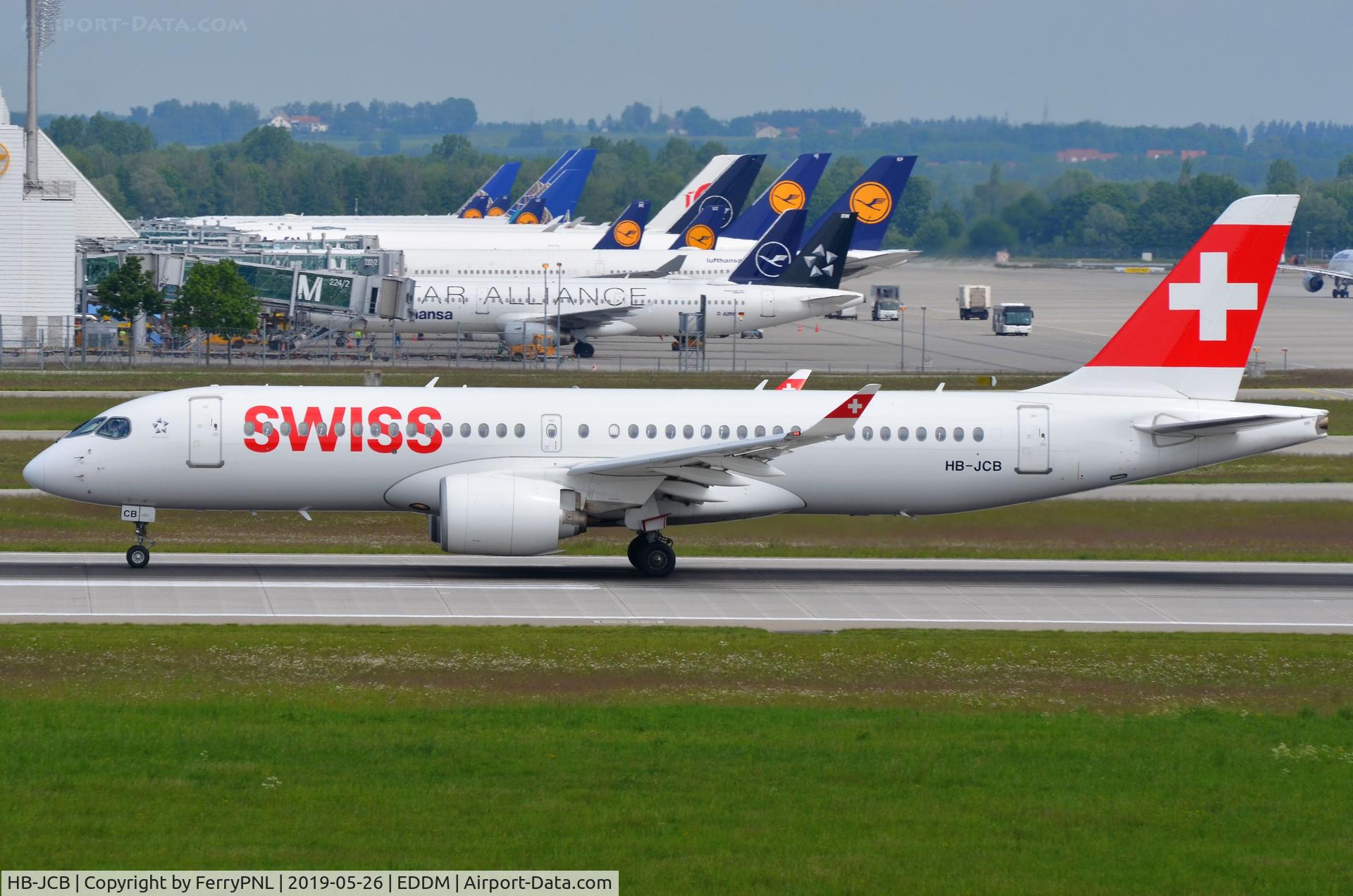 HB-JCB, 2017 Bombardier CSeries CS300 (BD-500-1A11) C/N 55011, Swiss A223 departing MUC